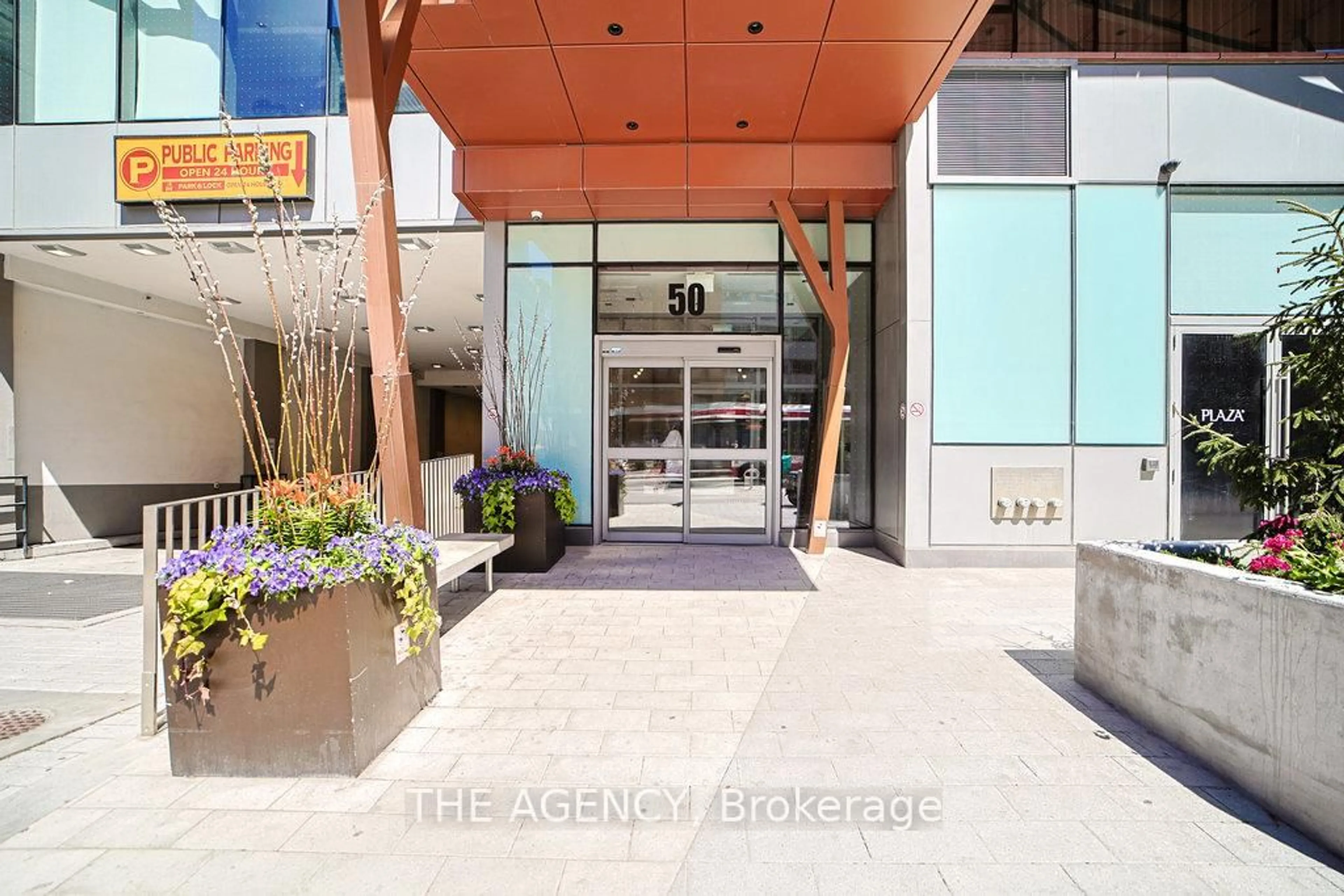 Indoor foyer for 50 Wellesley St #1109, Toronto Ontario M4Y 0C8