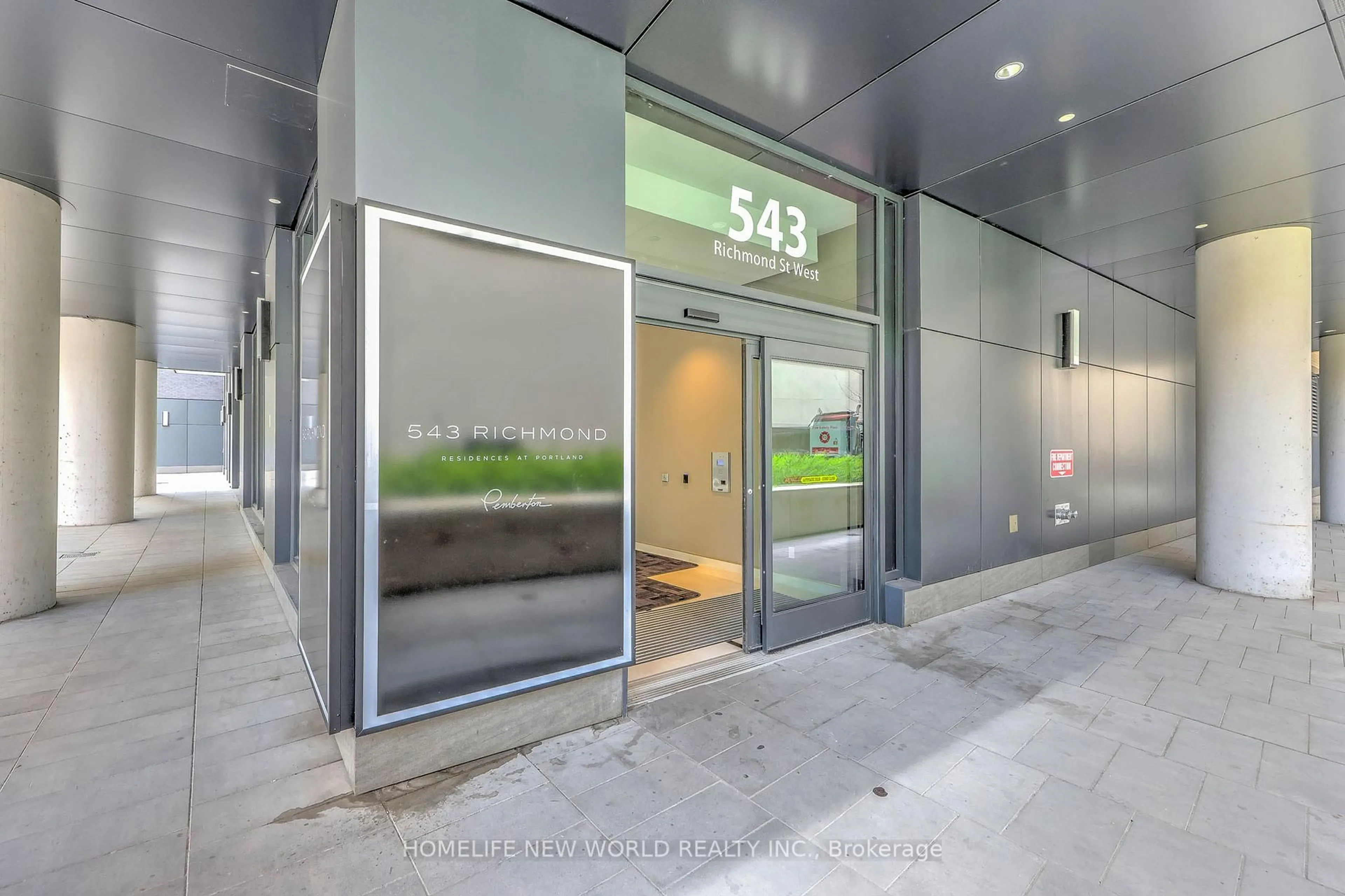 Indoor foyer for 543 Richmond St #301, Toronto Ontario M5V 0W9