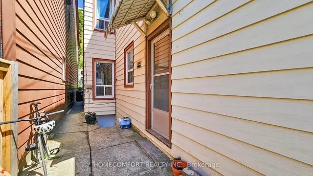 Additional property image - 230 Robert St