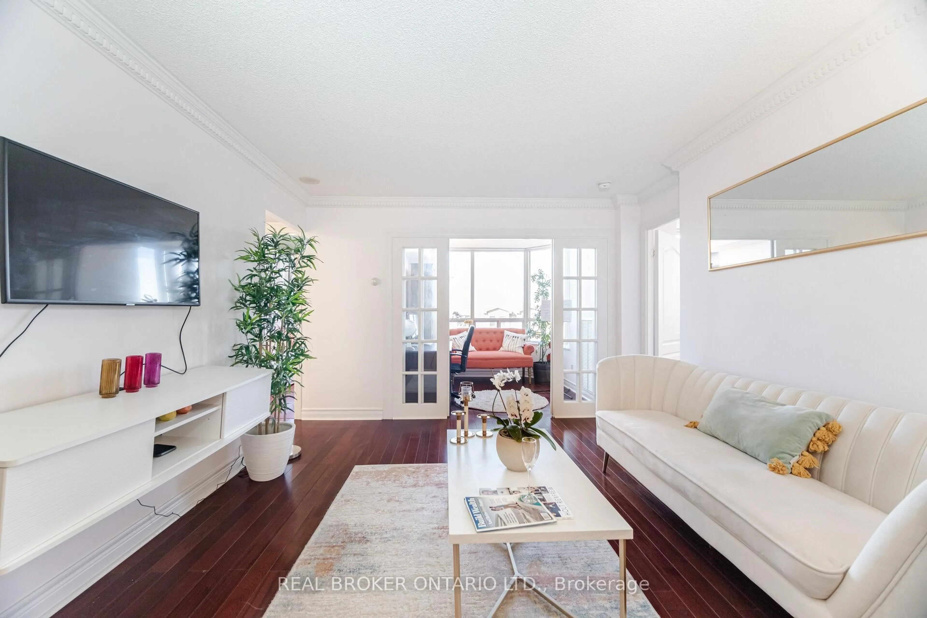 Living room with furniture, unknown for 5418 Yonge St #506, Toronto Ontario M2N 6X4