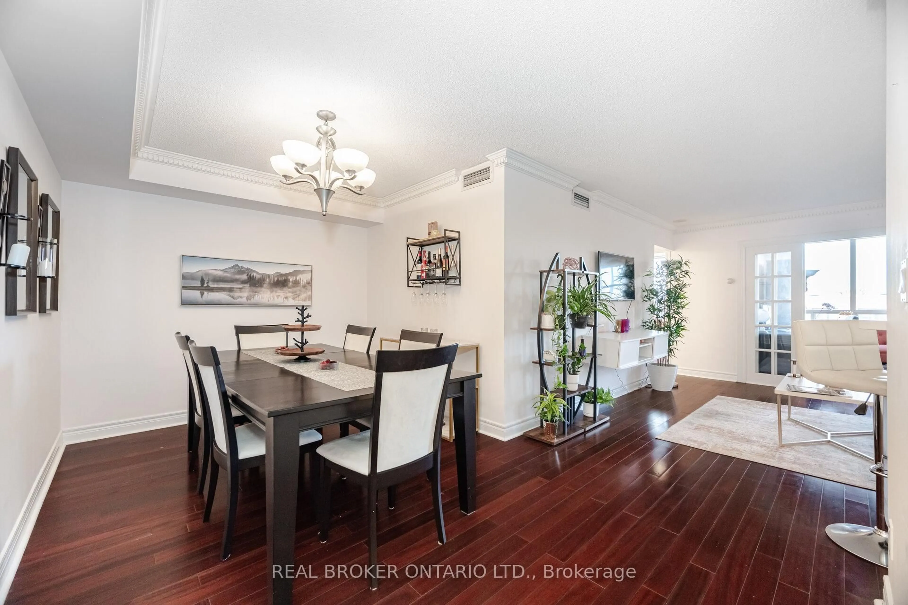 Dining room, wood/laminate floor for 5418 Yonge St #506, Toronto Ontario M2N 6X4
