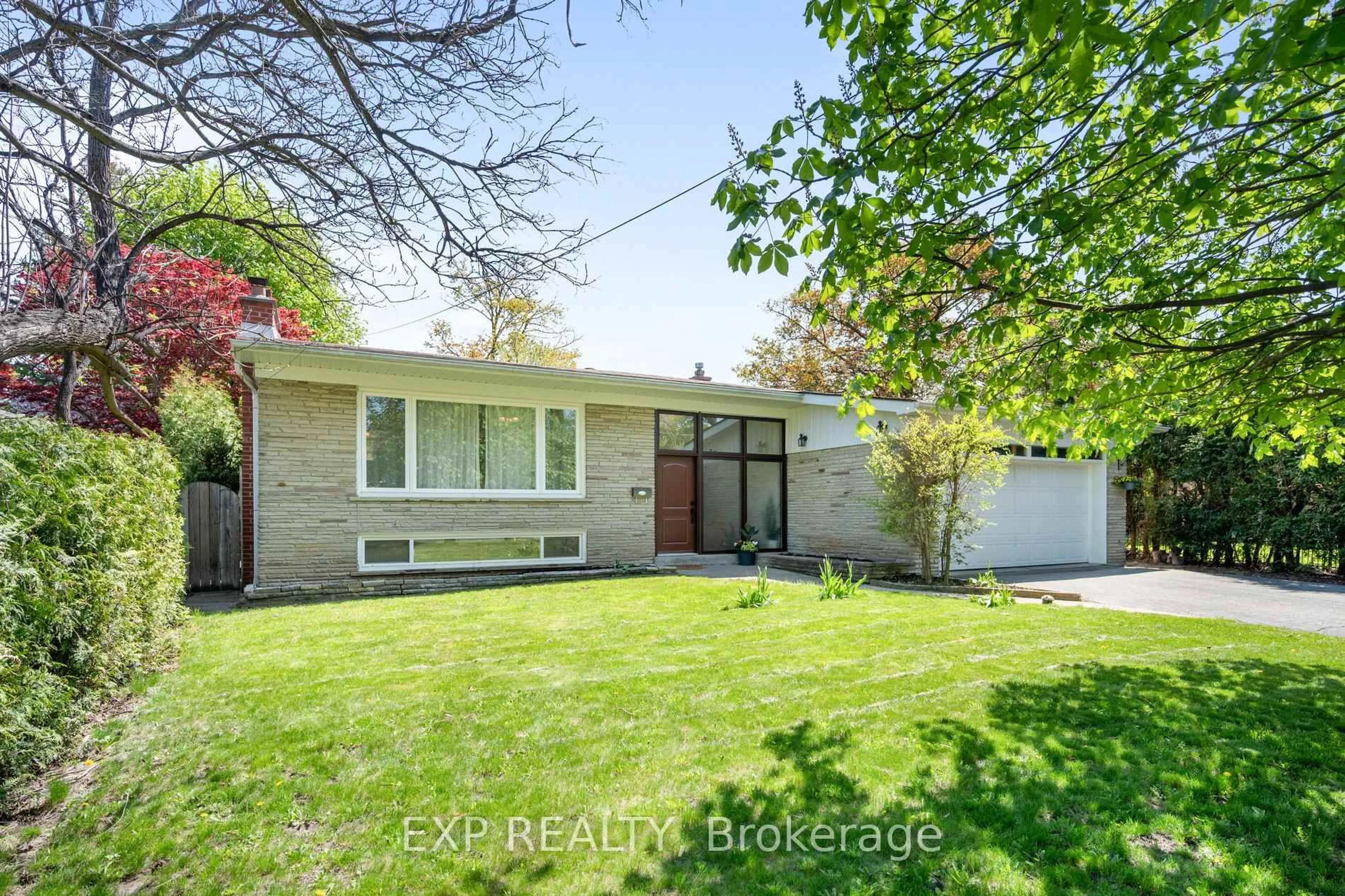 Unknown for 17 Ravenscroft Circ, Toronto Ontario M2K 1X1