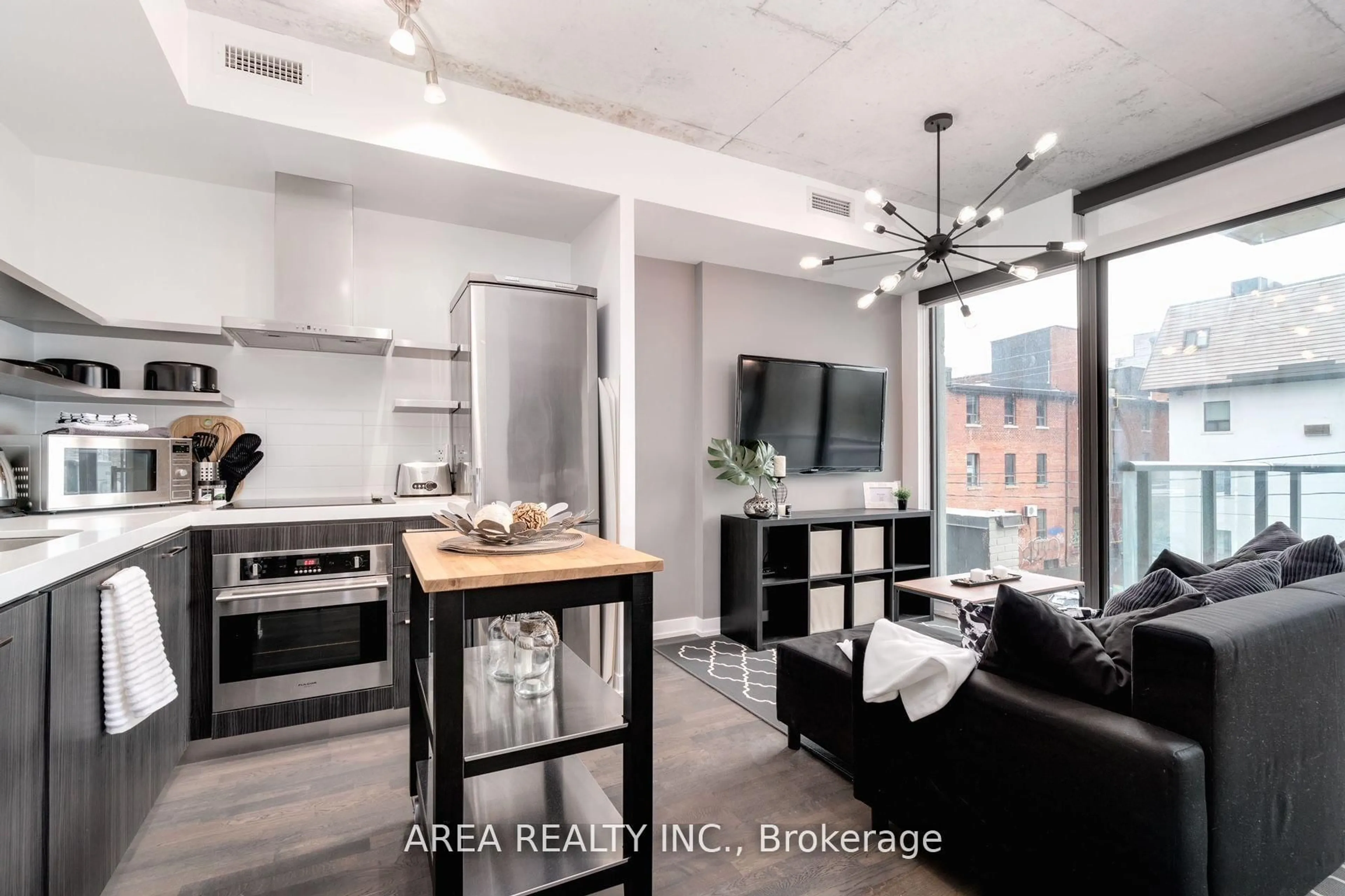 Open concept kitchen, ceramic/tile floor for 461 Adelaide St #334, Toronto Ontario M5V 1T1