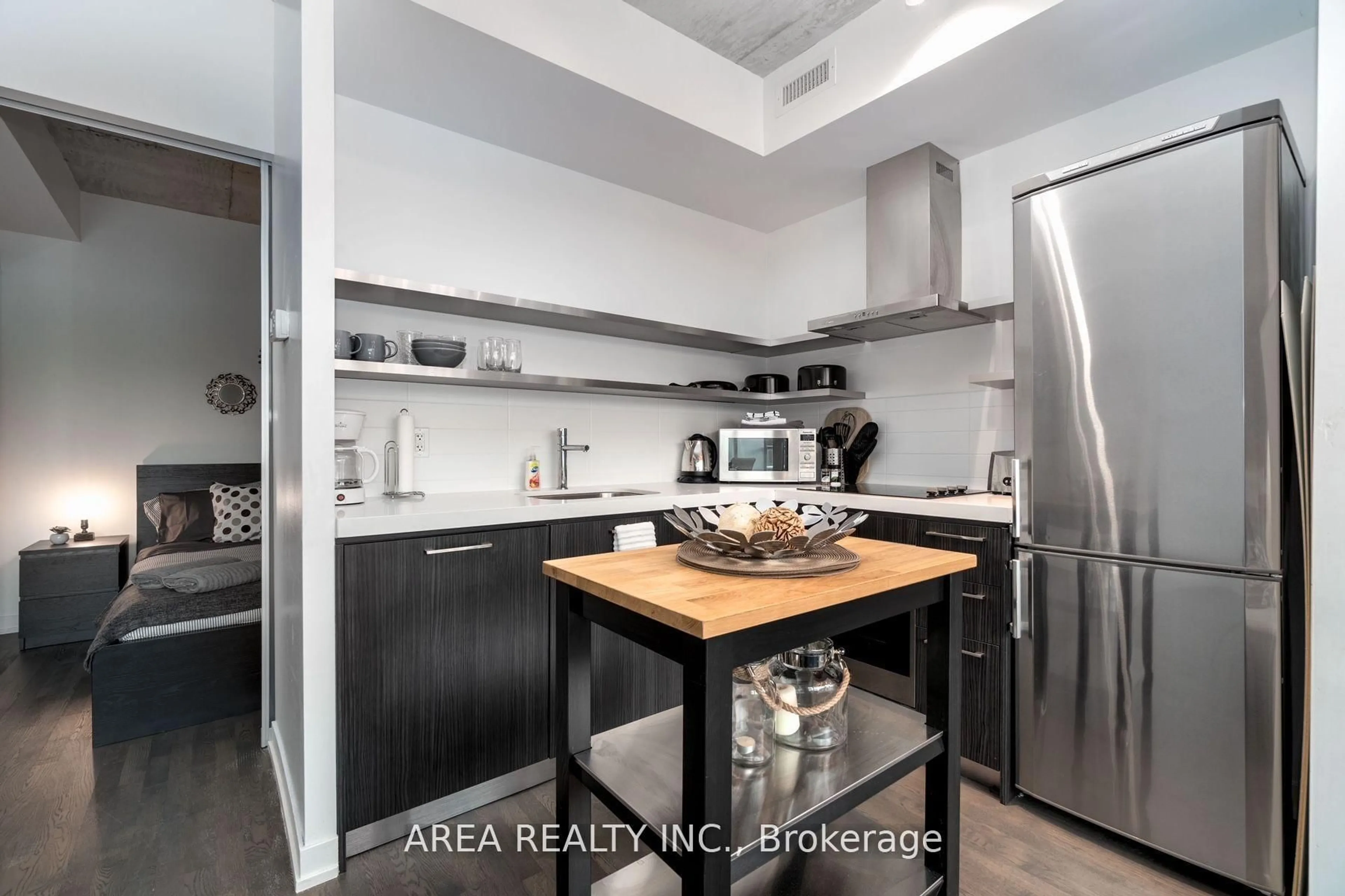 Open concept kitchen, unknown for 461 Adelaide St #334, Toronto Ontario M5V 1T1