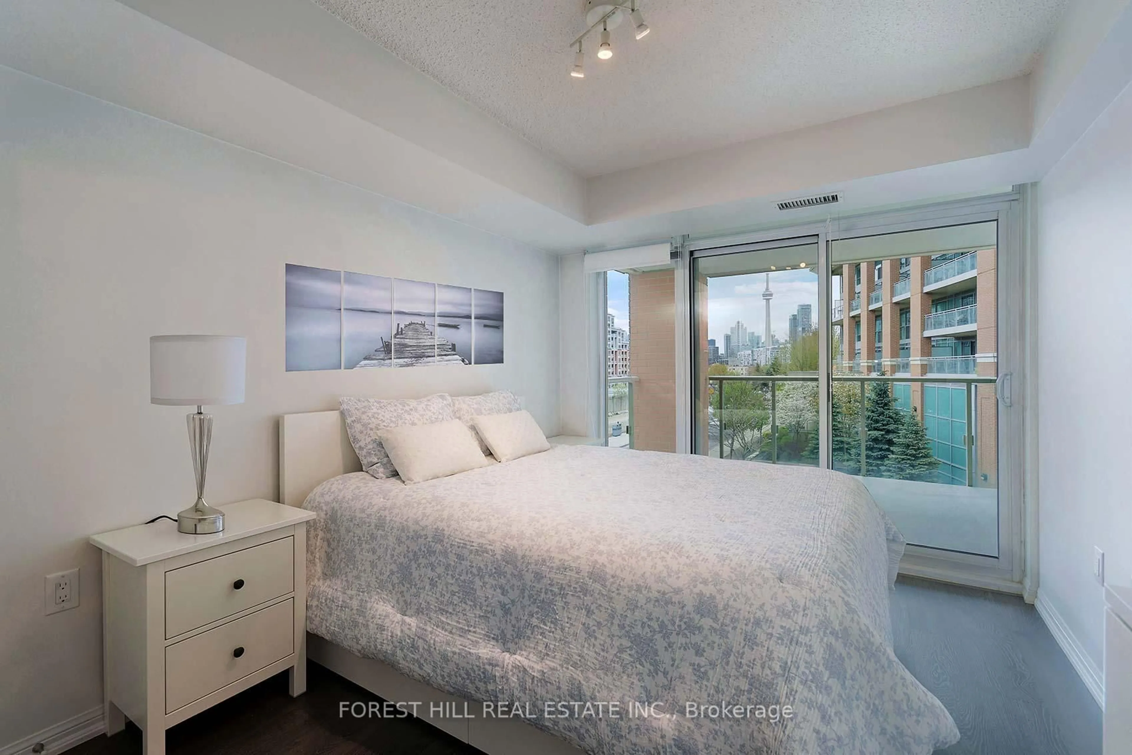 Bedroom with bed, unknown for 125 Western Battery Rd #303, Toronto Ontario M6K 3R8
