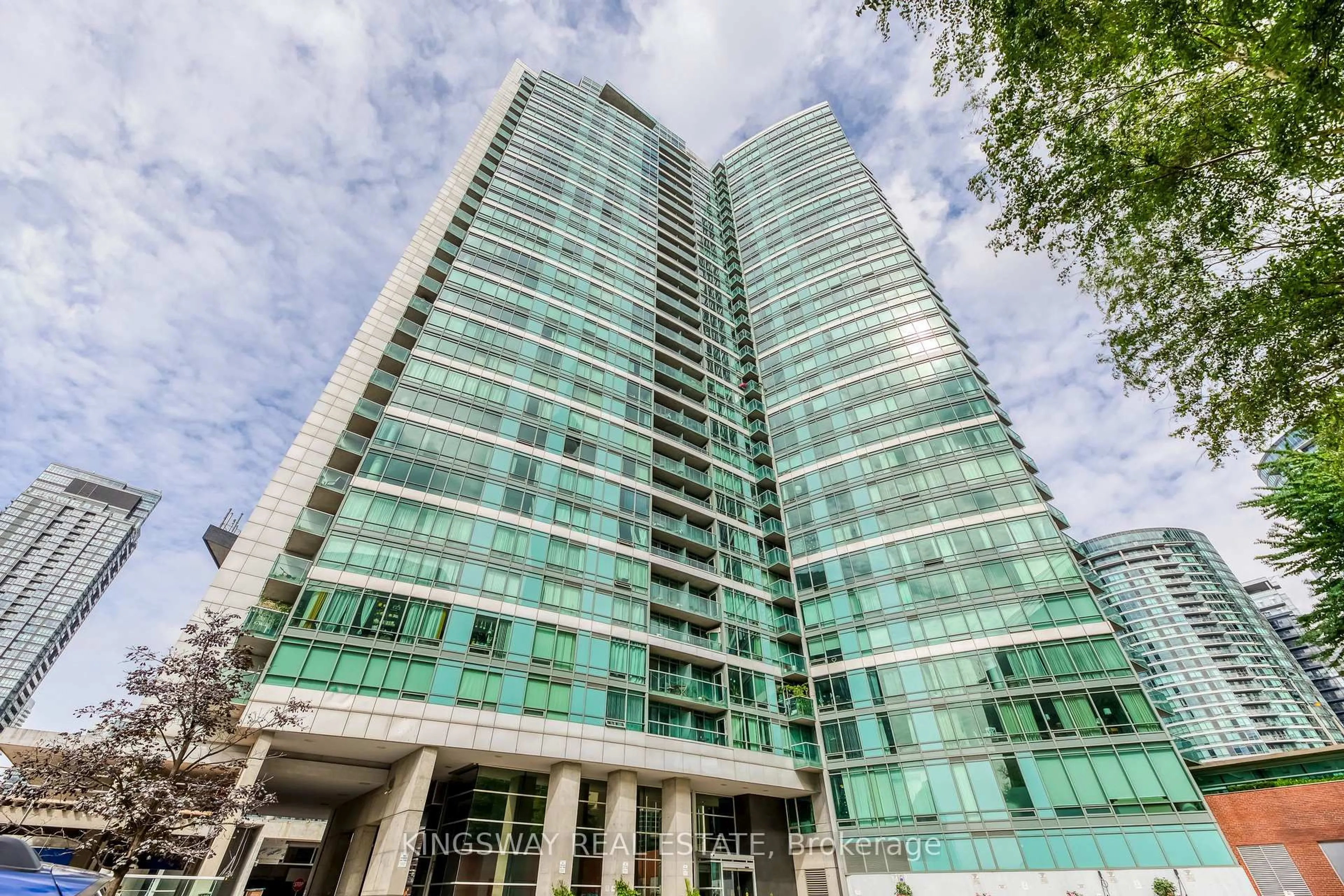 Indoor foyer for 81 Navy Wharf Crt #3511, Toronto Ontario M5V 3S2