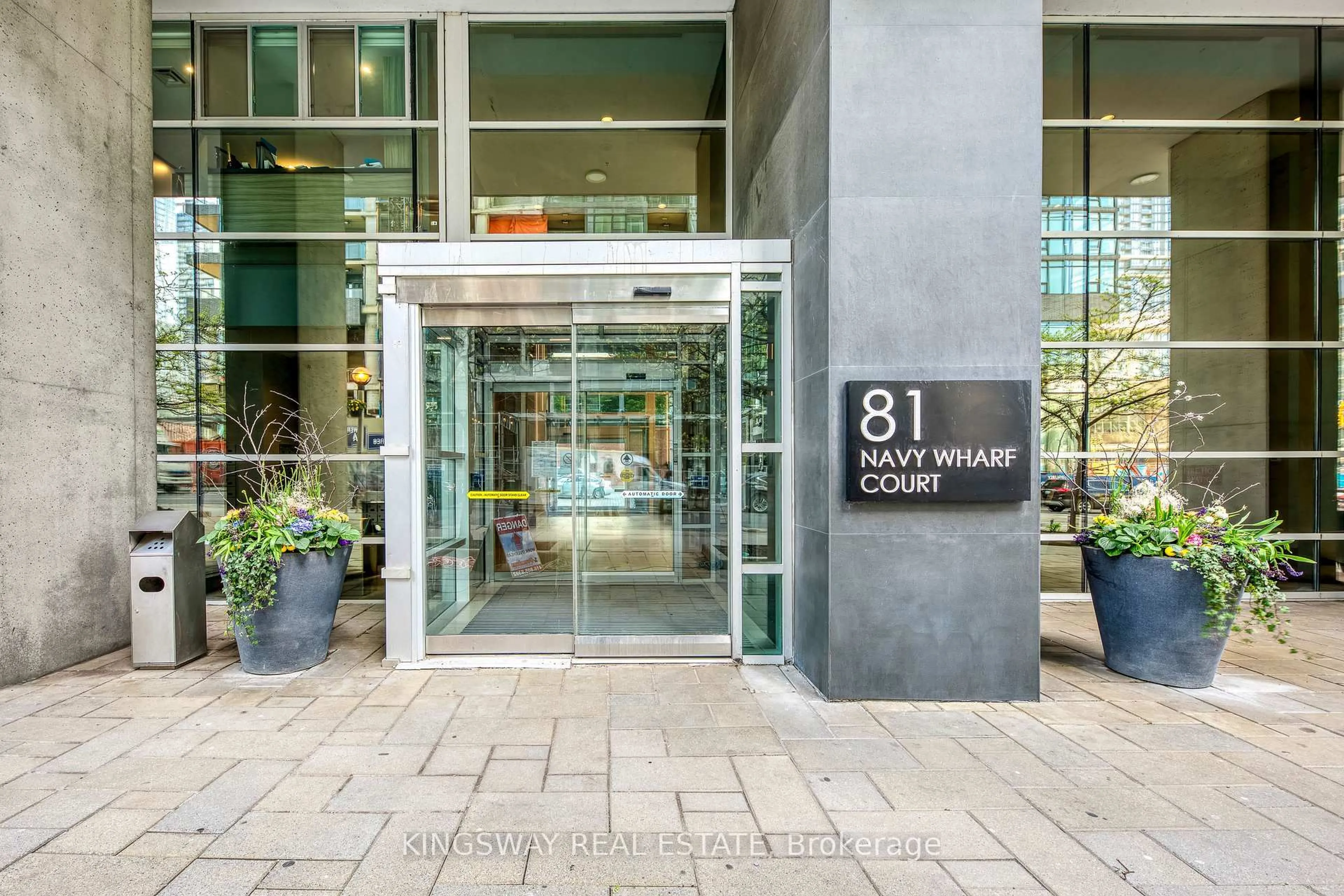 Indoor foyer for 81 Navy Wharf Crt #3511, Toronto Ontario M5V 3S2