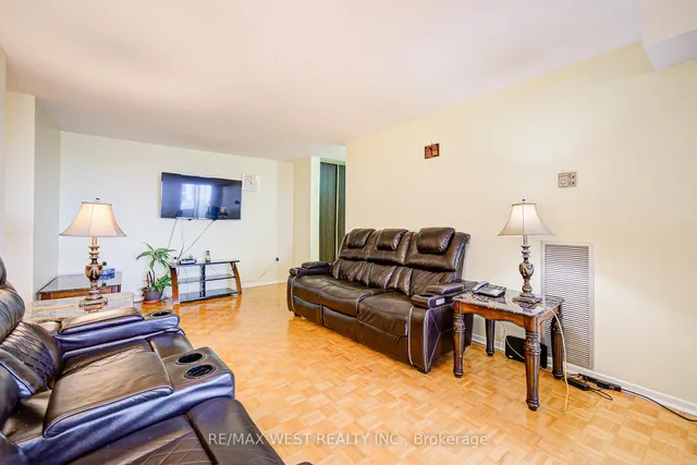 Additional property image - 150 Neptune Dr Unit 906
