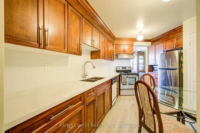 Additional property image - 150 Neptune Dr Unit 906