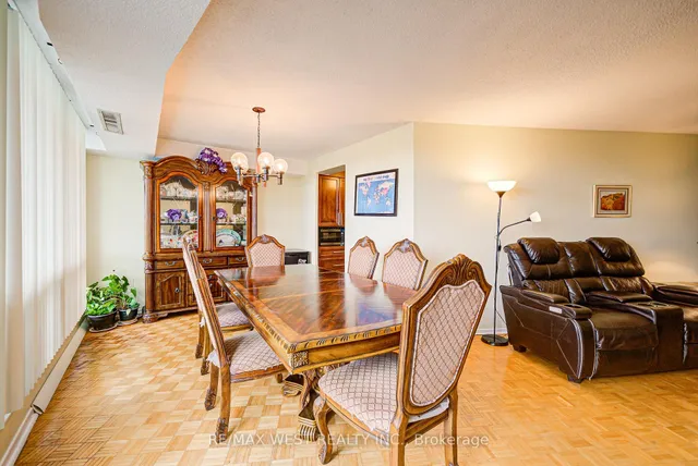 Additional property image - 150 Neptune Dr Unit 906