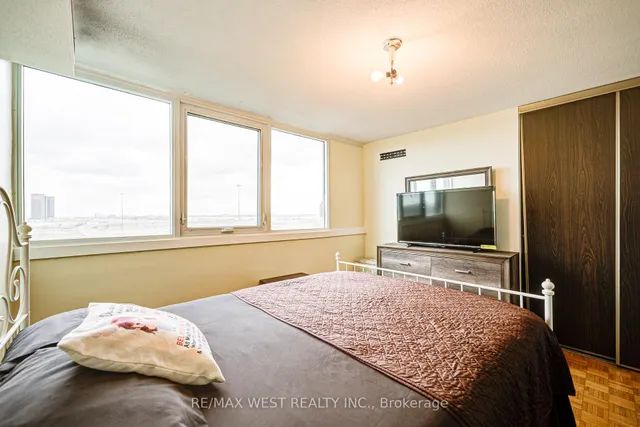 Additional property image - 150 Neptune Dr Unit 906