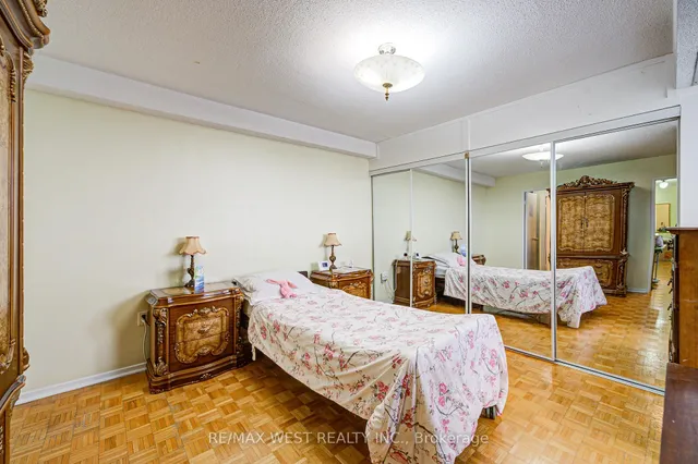 Additional property image - 150 Neptune Dr Unit 906