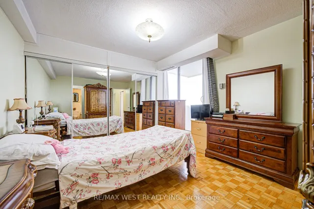 Additional property image - 150 Neptune Dr Unit 906