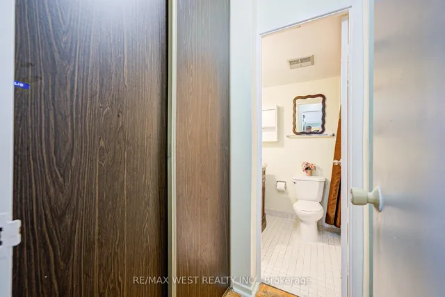 Additional property image - 150 Neptune Dr Unit 906