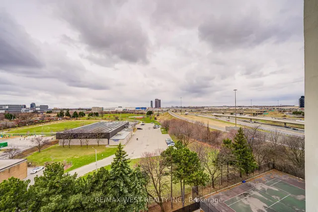 Additional property image - 150 Neptune Dr Unit 906