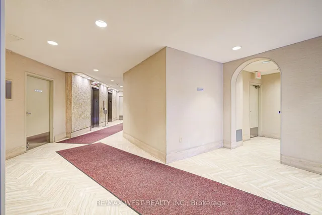 Additional property image - 150 Neptune Dr Unit 906