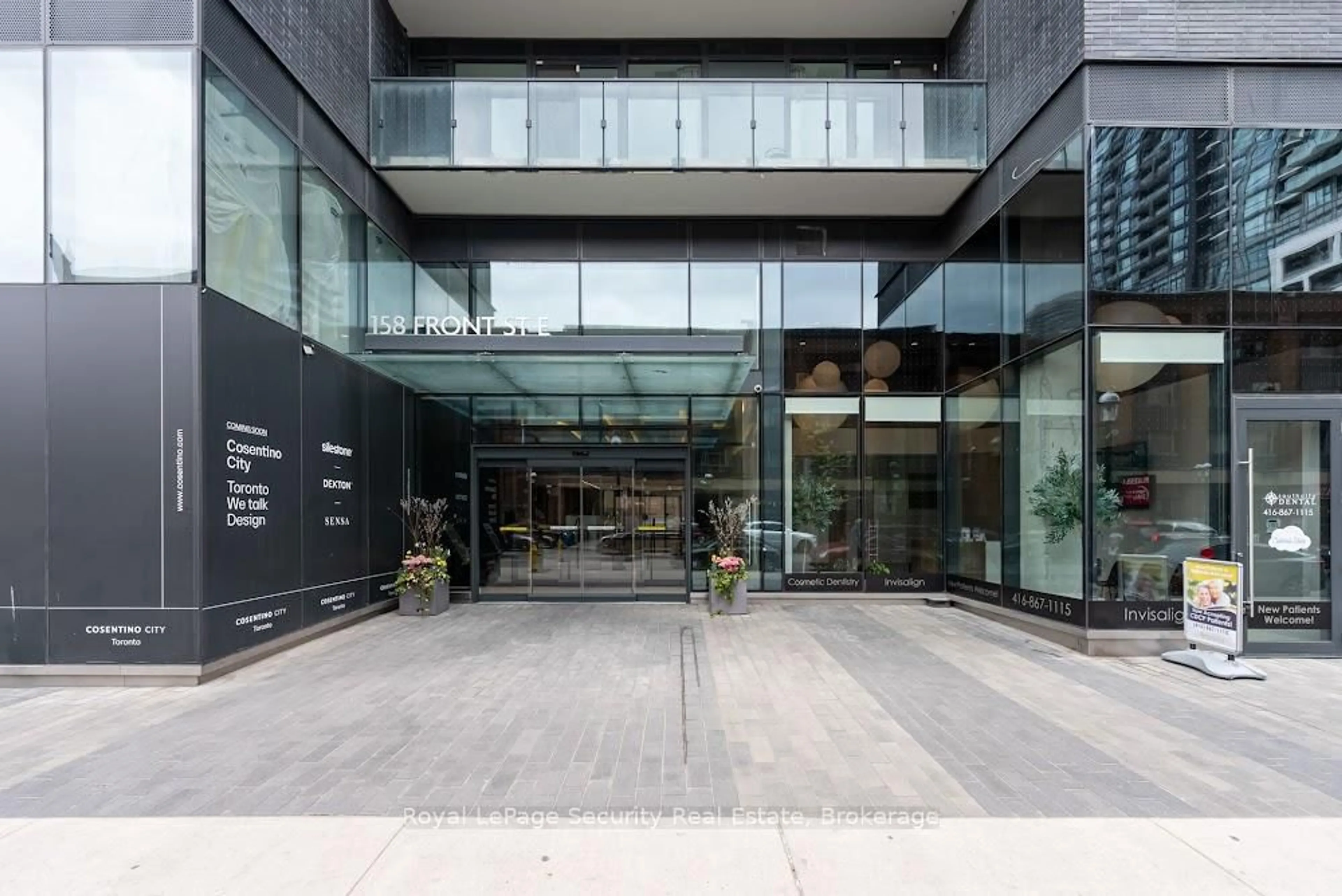 Indoor foyer for 158 Front St #706, Toronto Ontario M5A 1E5