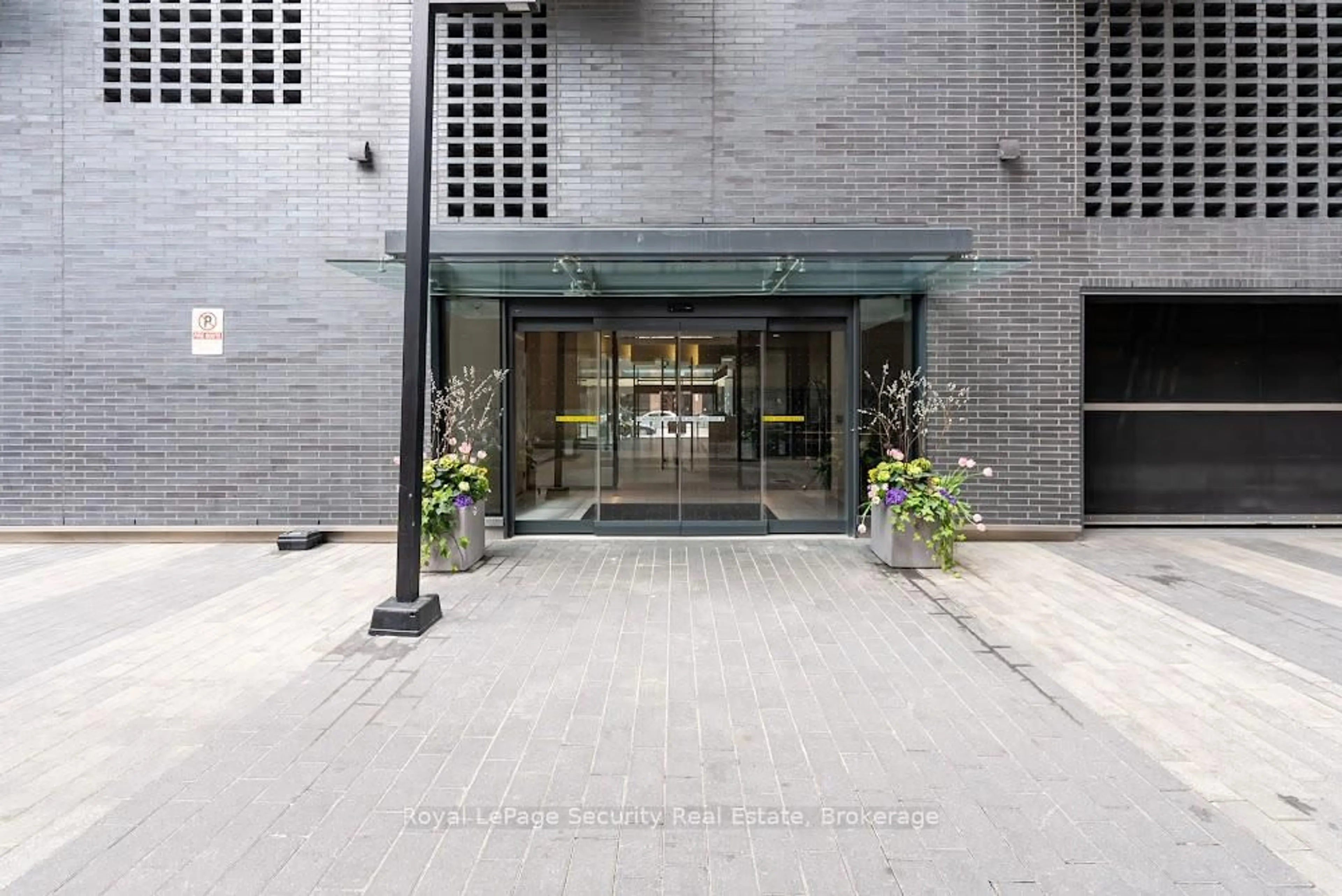 Lobby for 158 Front St #706, Toronto Ontario M5A 1E5