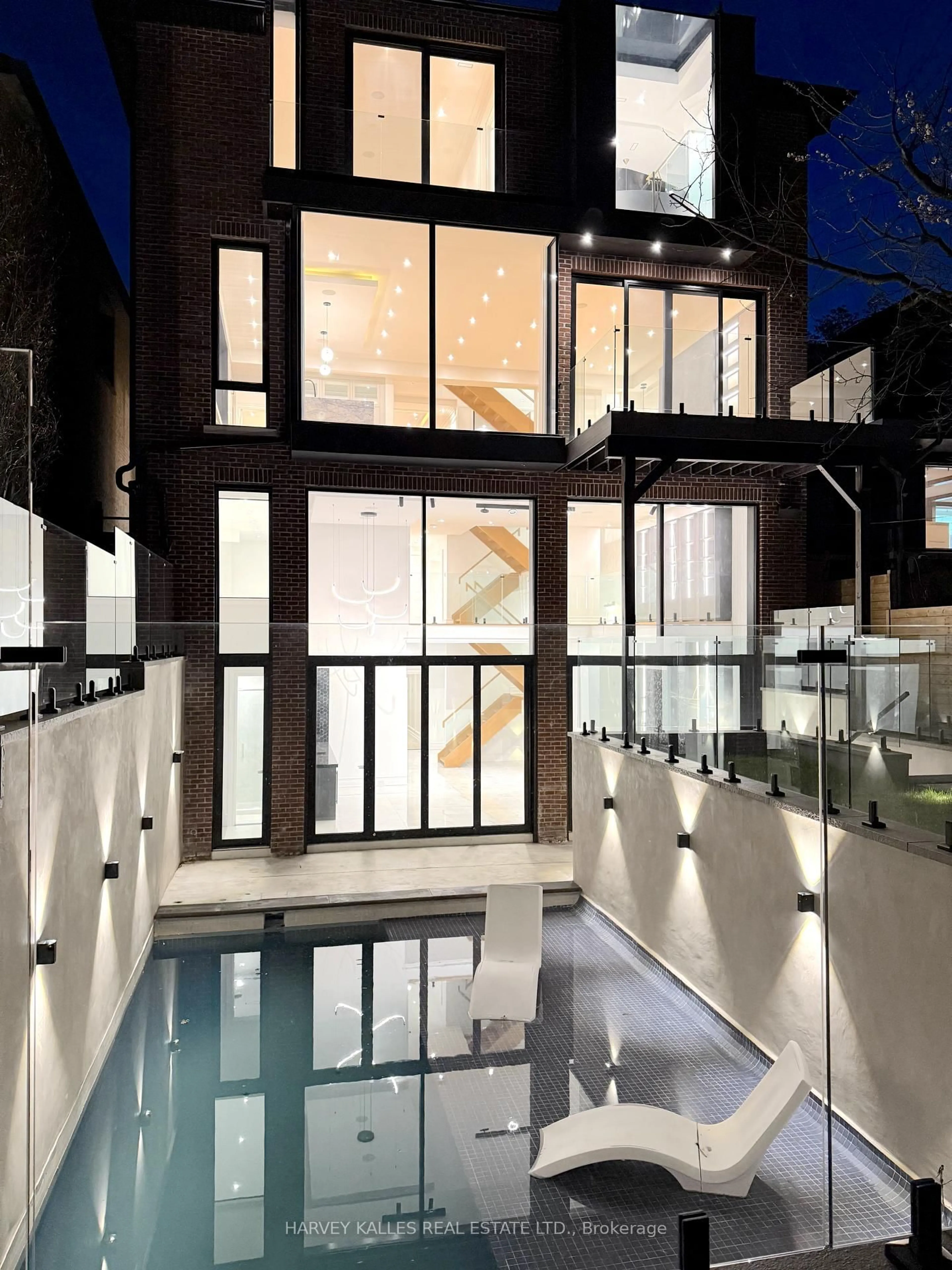 Unknown for 217 Richview Ave, Toronto Ontario M5P 3G2