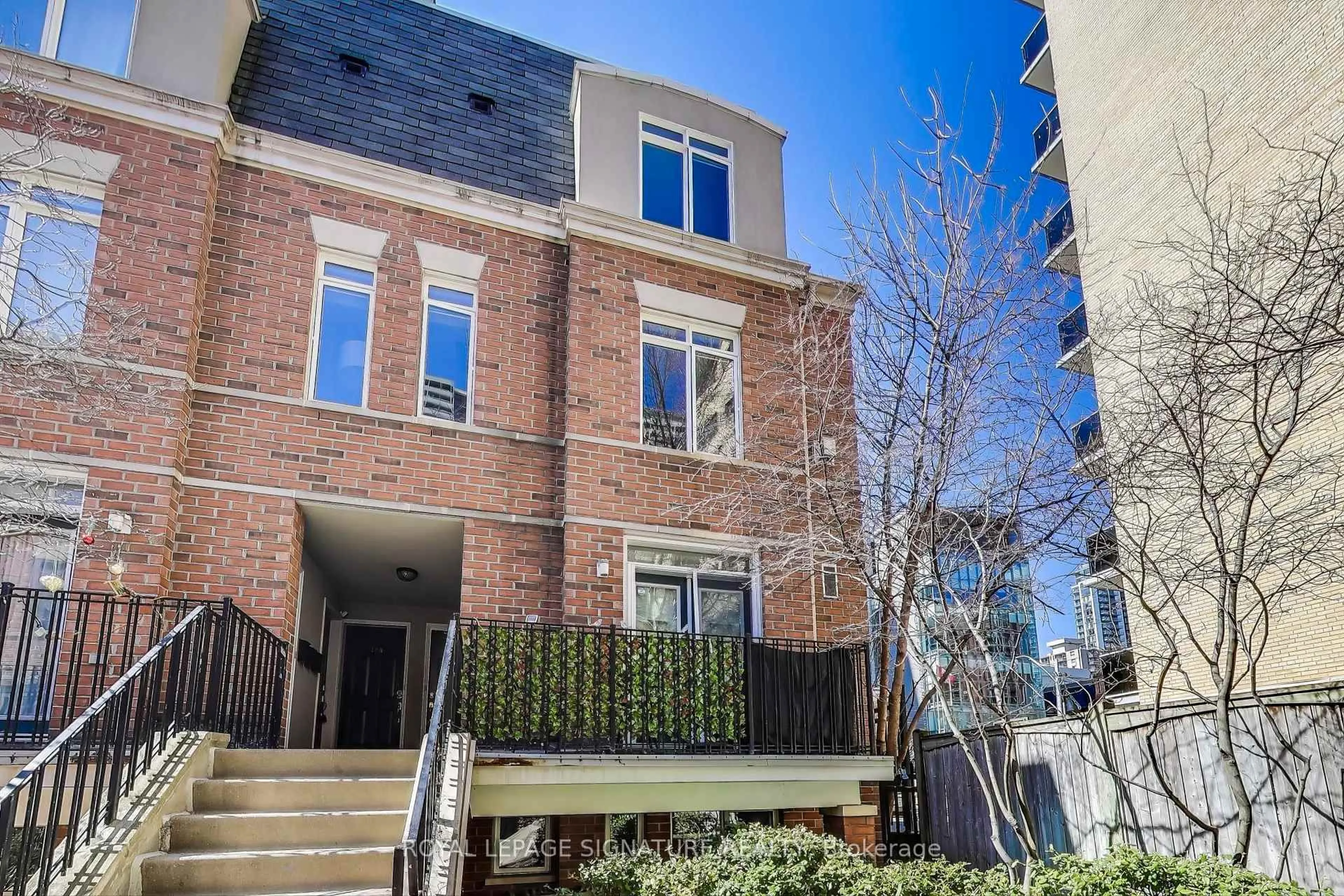 Home with brick exterior material, street for 415 Jarvis St #334, Toronto Ontario M4Y 3C1