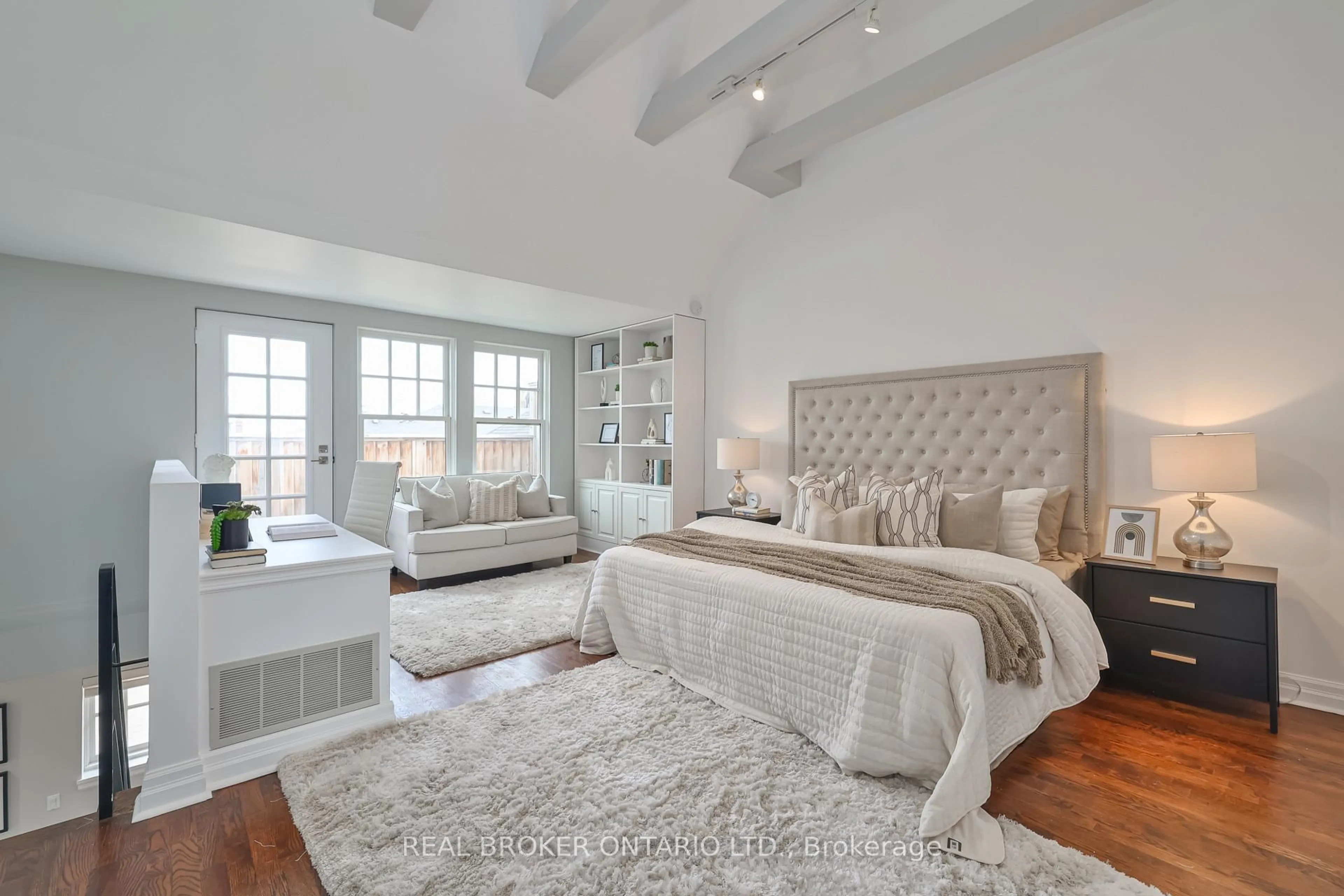 Bedroom with bed, unknown for 195 Poplar Plains Rd #203, Toronto Ontario M4V 2N3