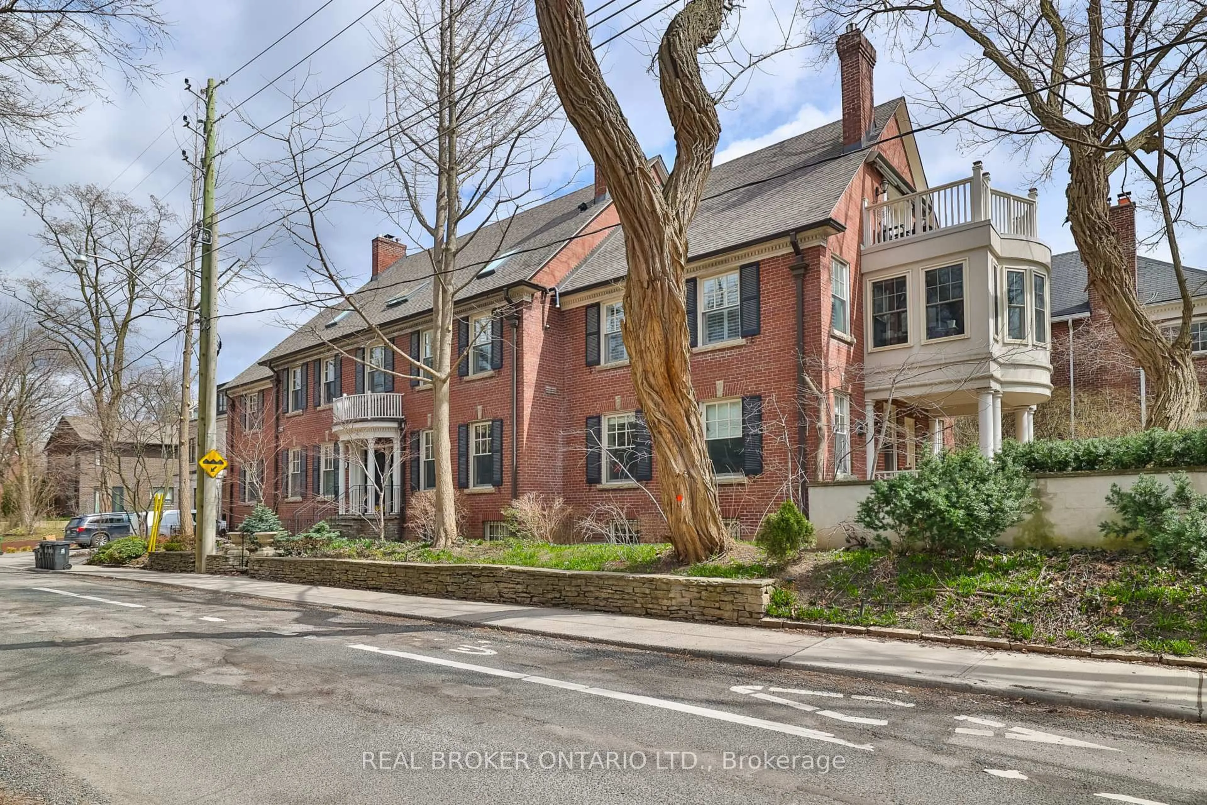 Home with brick exterior material, street for 195 Poplar Plains Rd #203, Toronto Ontario M4V 2N3