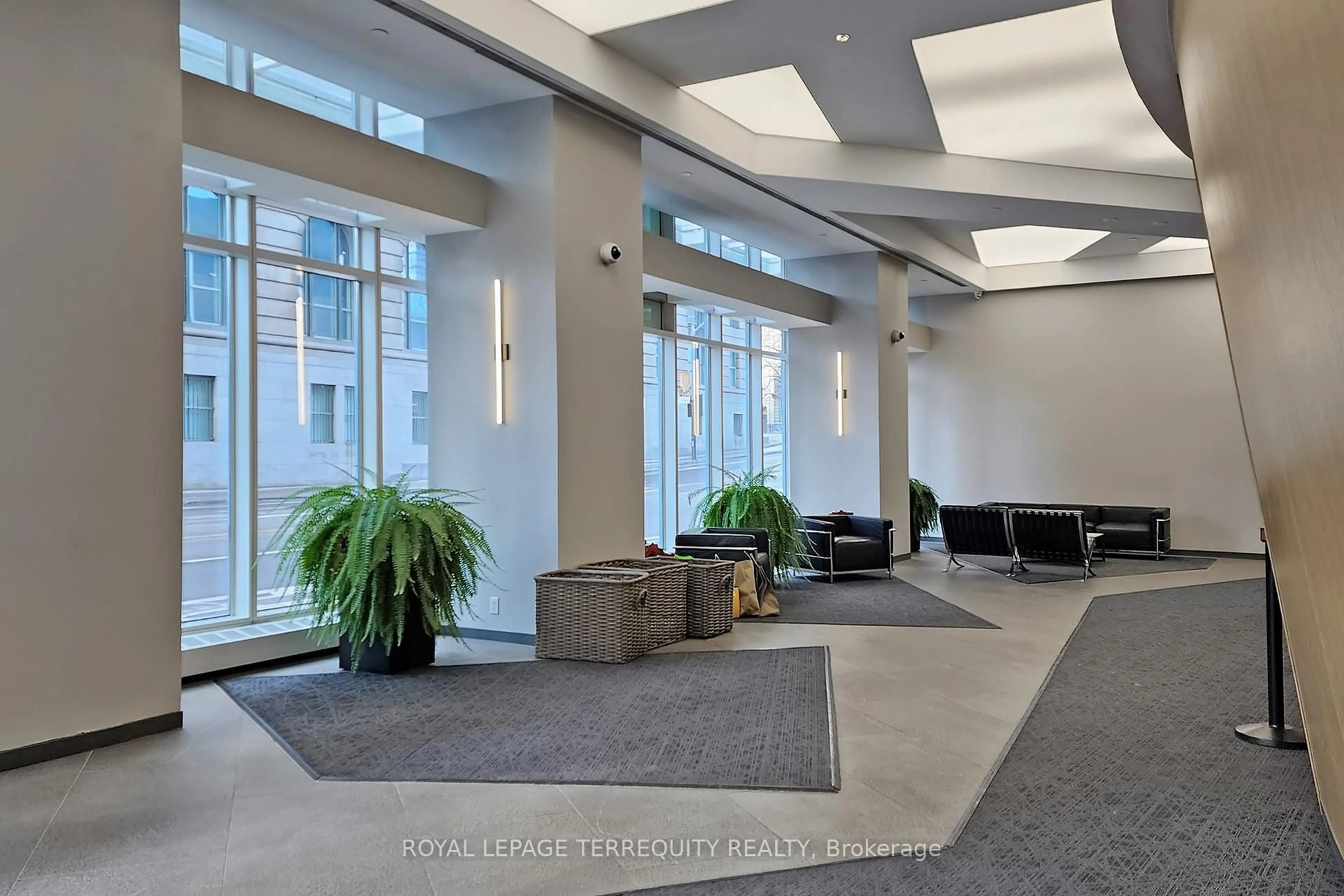 Indoor foyer for 8 The Esplanade N/A #2511, Toronto Ontario M5E 0A6