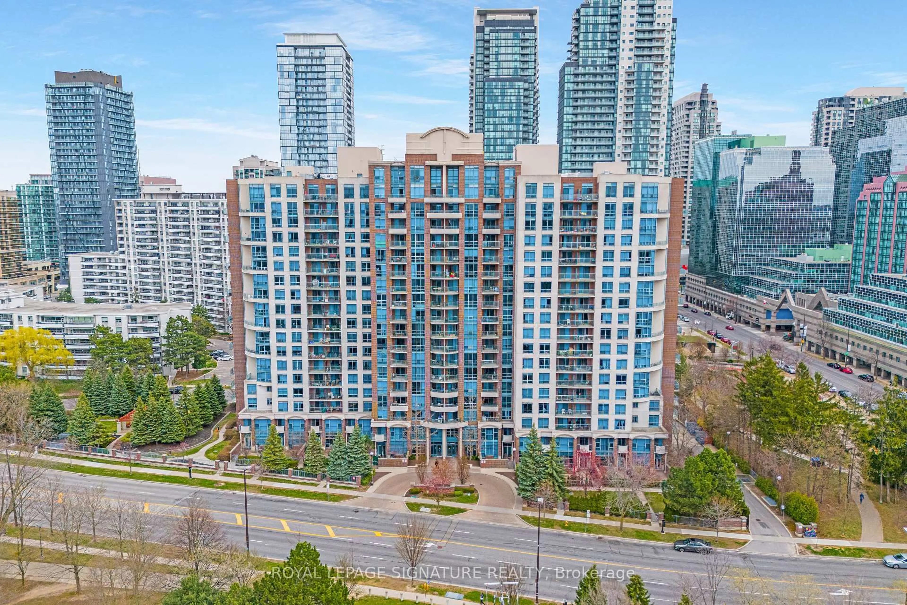 A pic from outside/outdoor area/front of a property/back of a property/a pic from drone, city buildings view from balcony for 233 Beecroft Rd #915, Toronto Ontario M2N 6Z9