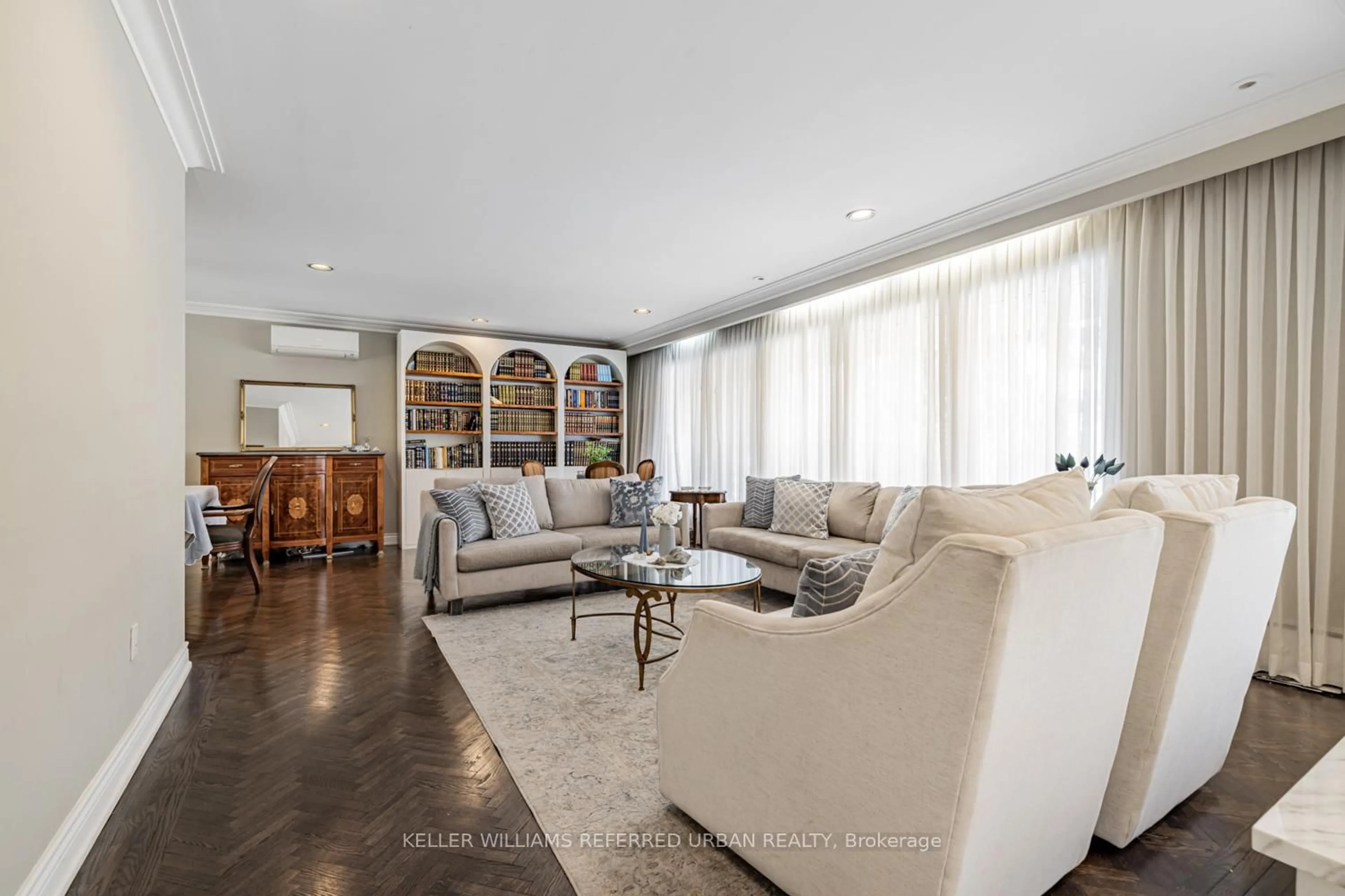 Living room with furniture, unknown for 7 Stormont Ave, Toronto Ontario M5N 2B7
