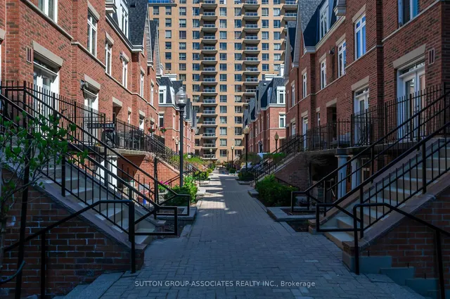 Additional property image - 100 Redpath Ave Unit 28