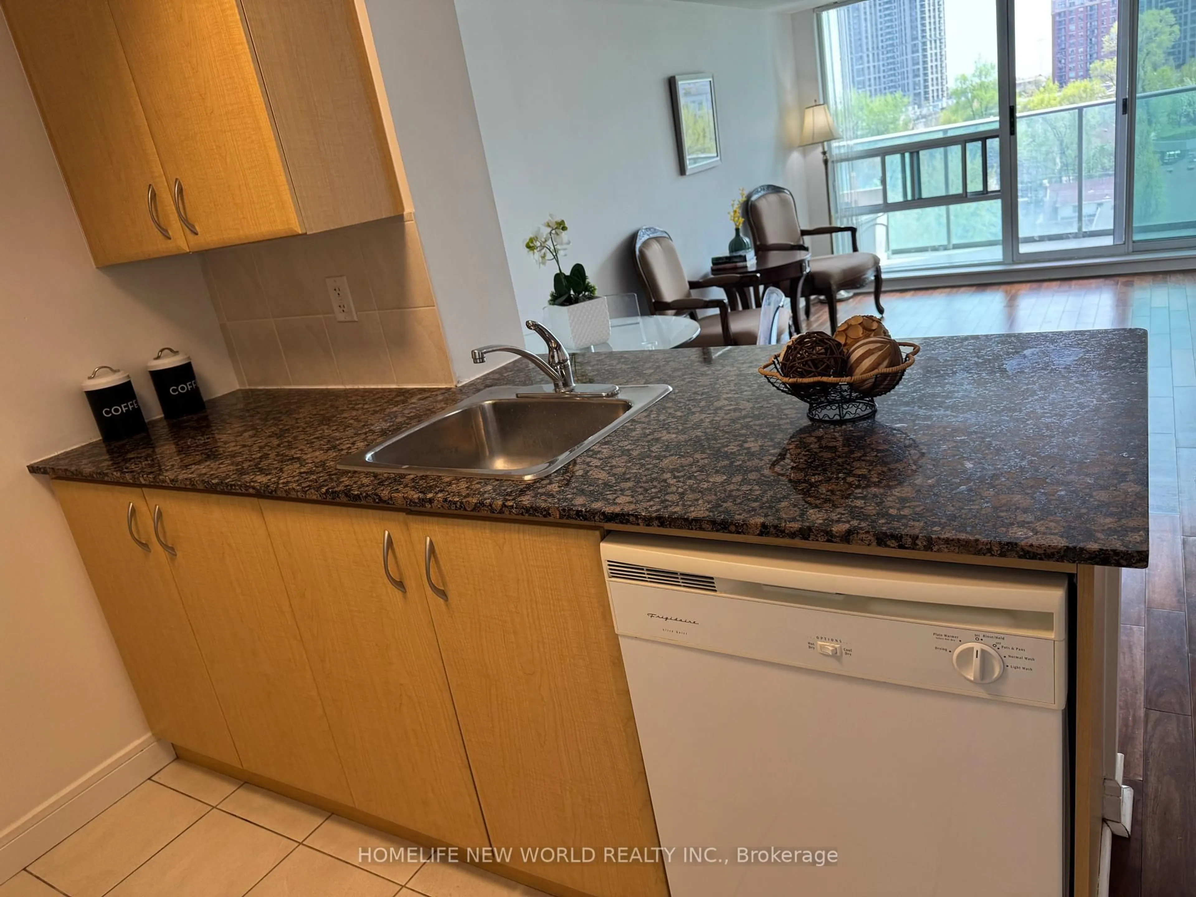 Standard kitchen, unknown for 31 Bales Ave #815, Toronto Ontario M2N 7L6