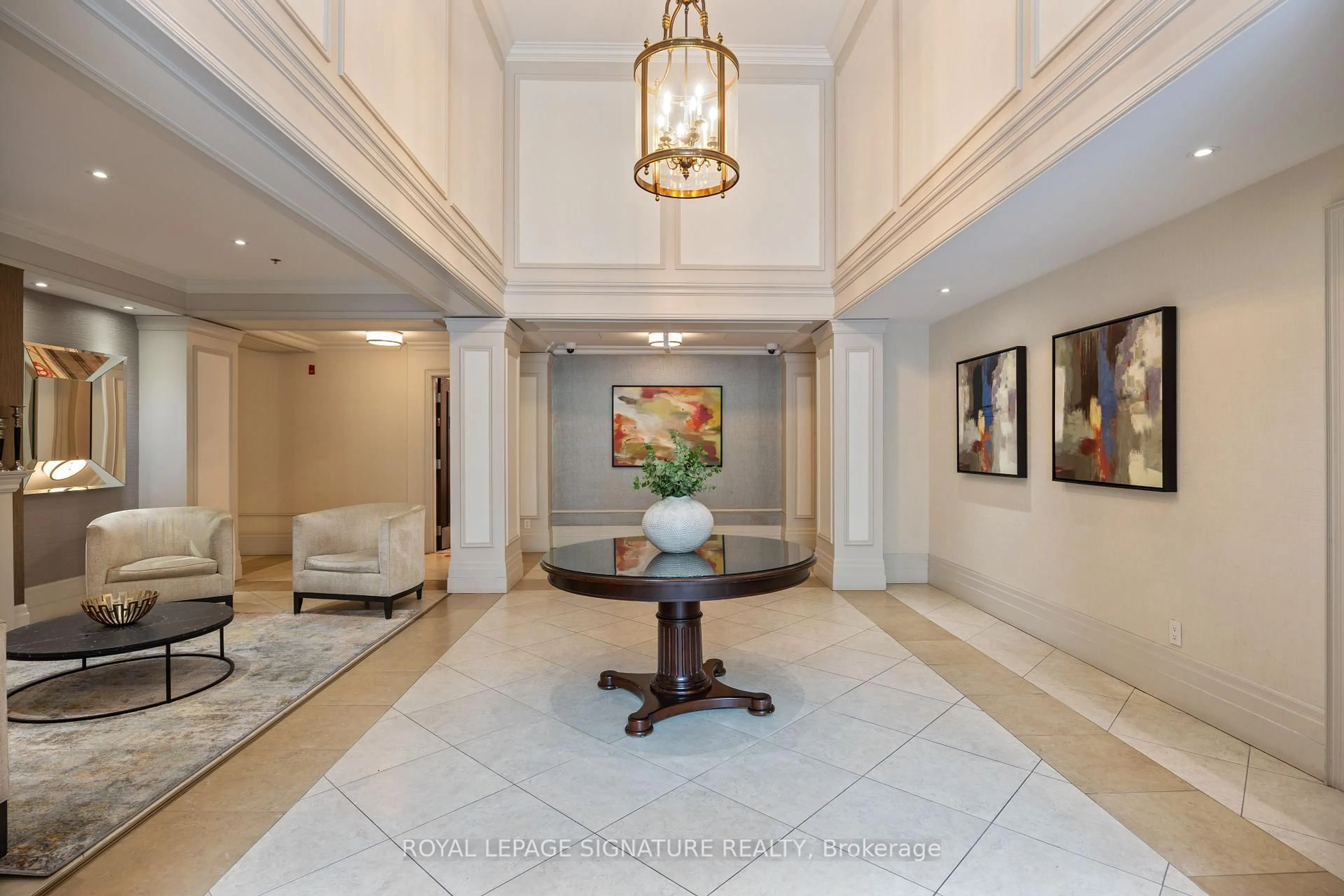 Indoor foyer for 205 The Donway N/A #402, Toronto Ontario M3B 3S5