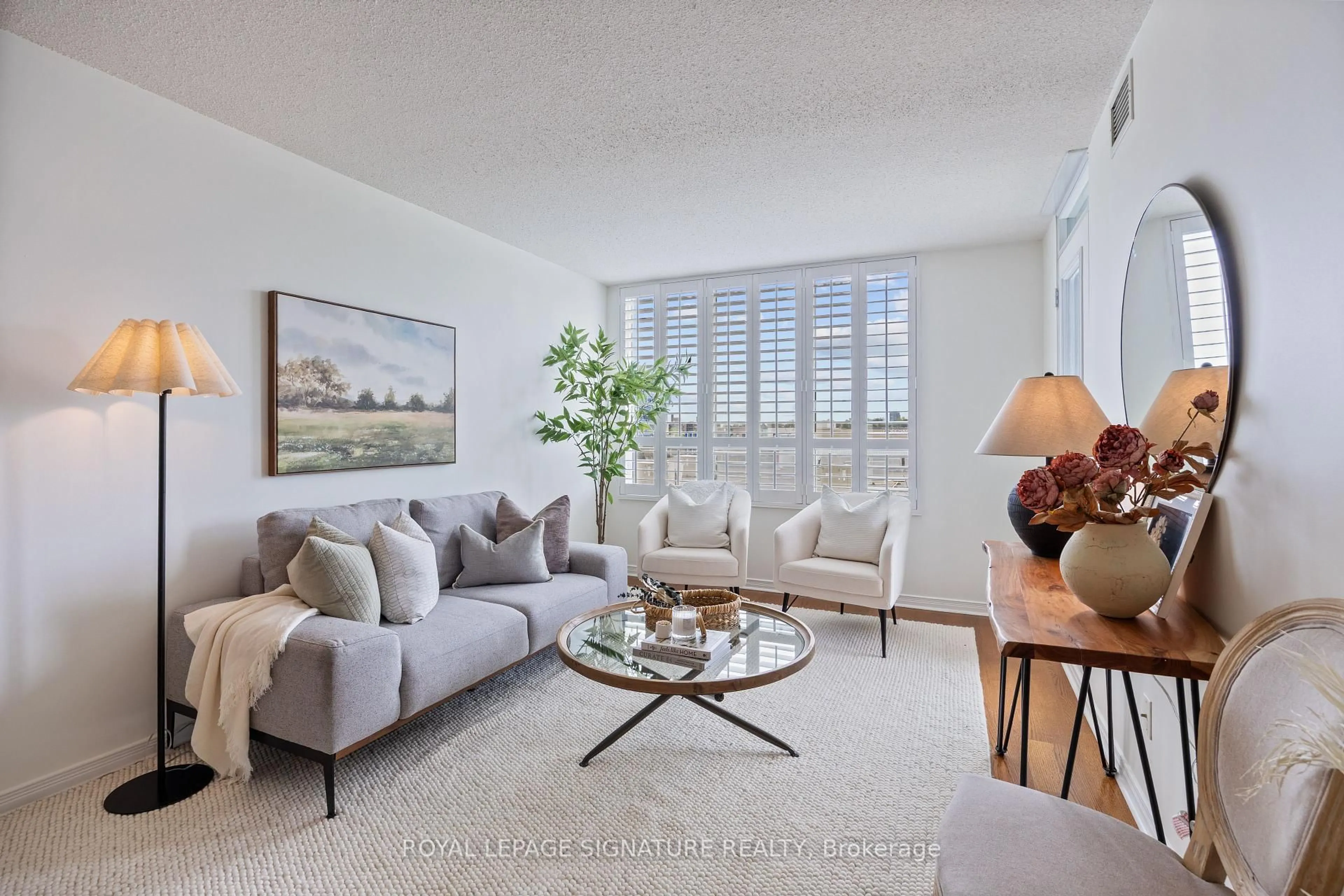 Living room with furniture, unknown for 205 The Donway N/A #402, Toronto Ontario M3B 3S5