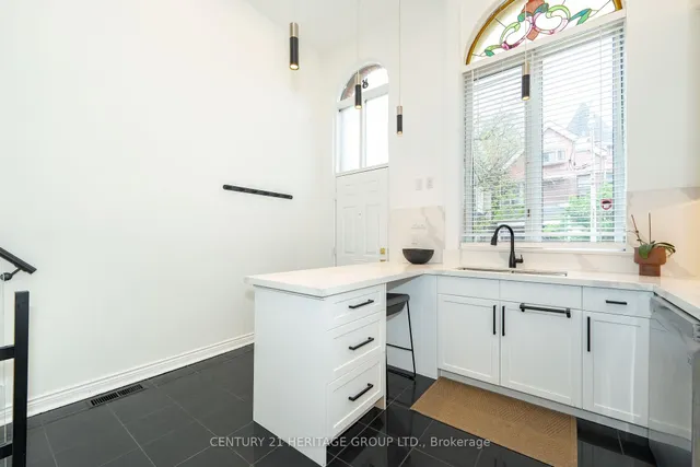Additional property image - 280 Sherbourne St Unit 5