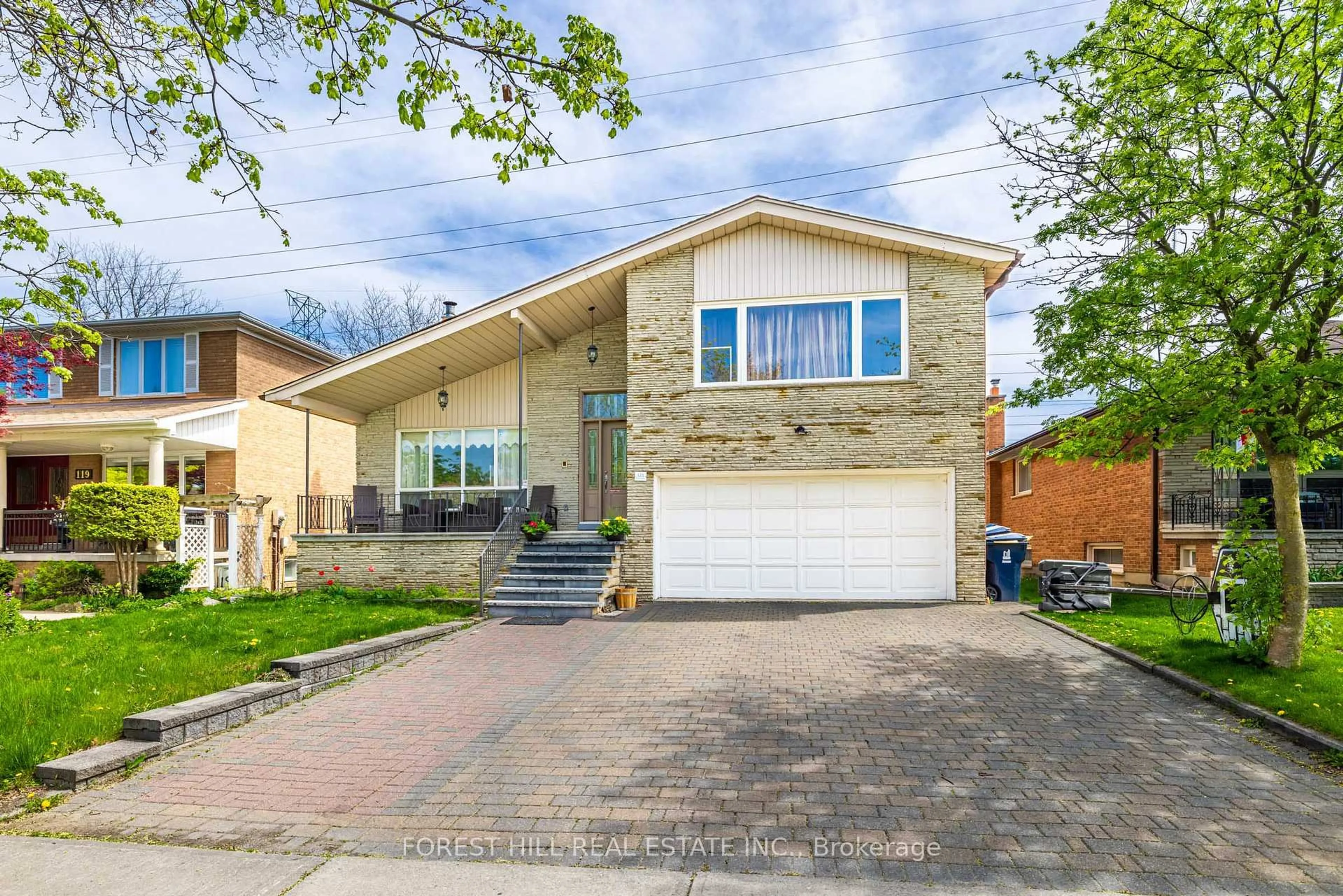 Home with brick exterior material, street for 121 Charlton Blvd, Toronto Ontario M2R 2J2