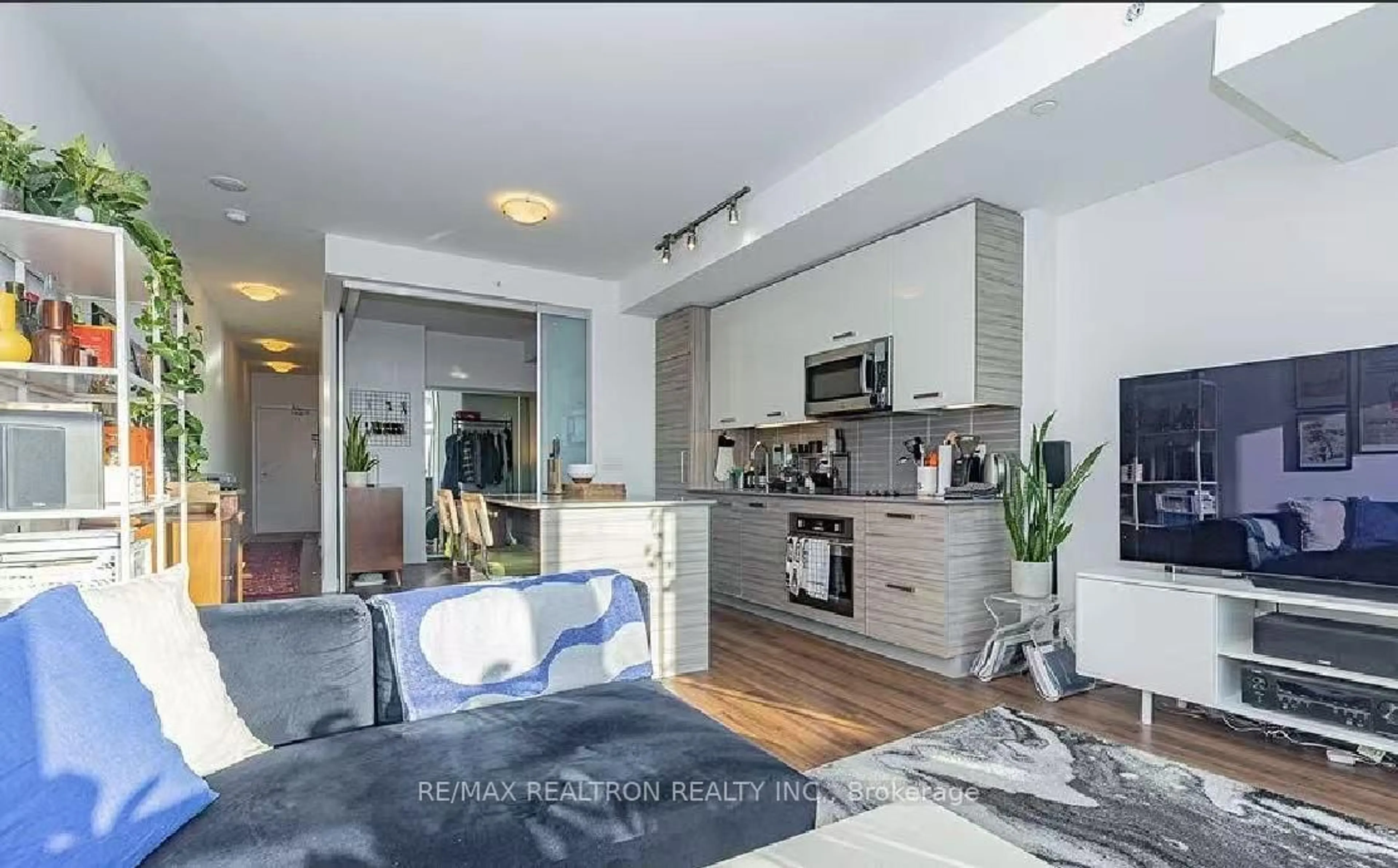 Open concept kitchen, unknown for 210 Simcoe St #704, Toronto Ontario M5T 1T4