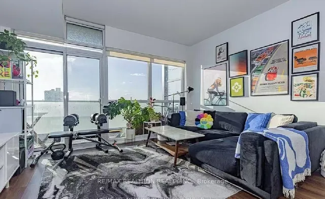Additional property image - 210 Simcoe St Unit 704