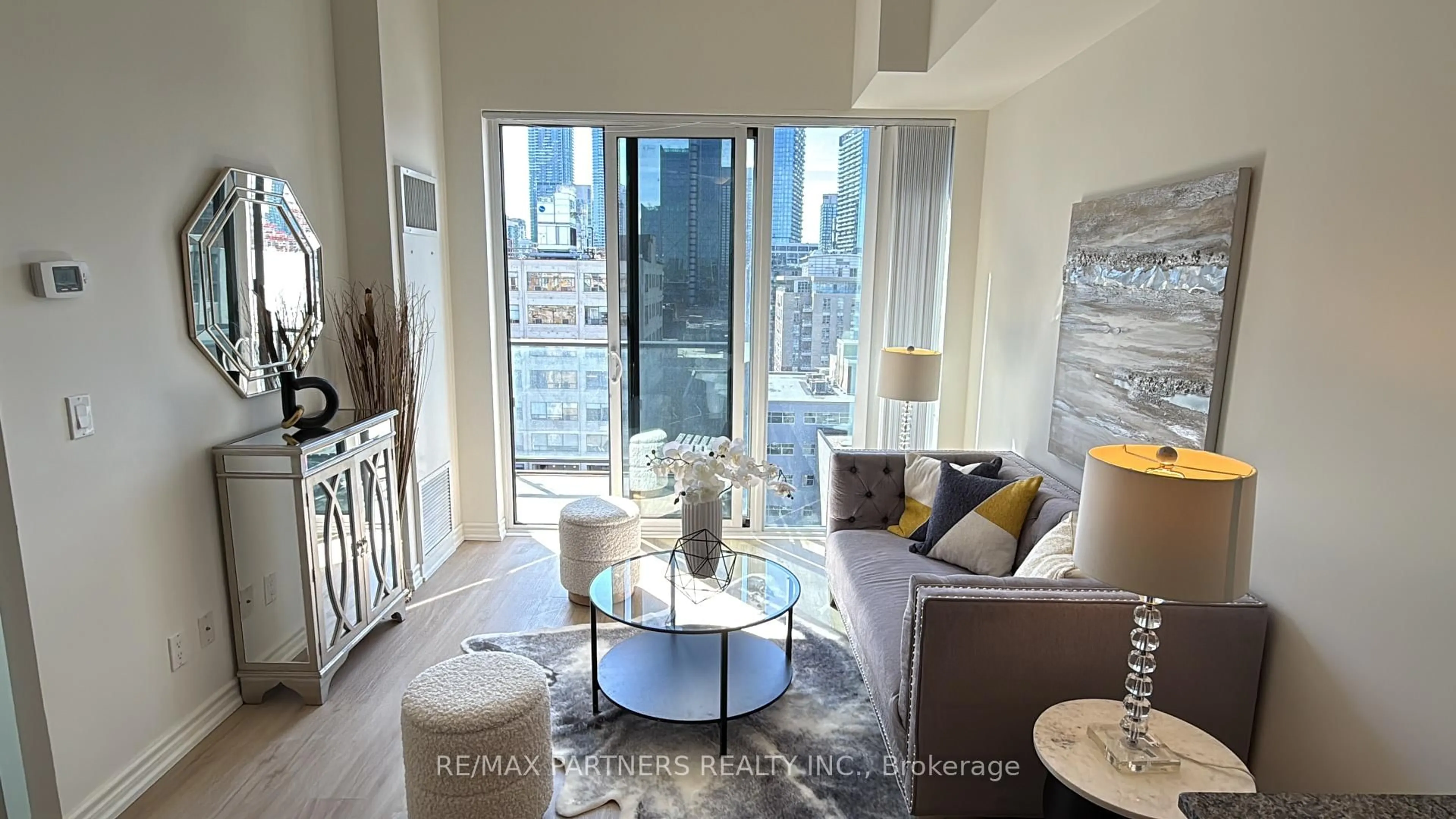 Living room with furniture, unknown for 435 Richmond St #1106, Toronto Ontario M5V 0N3