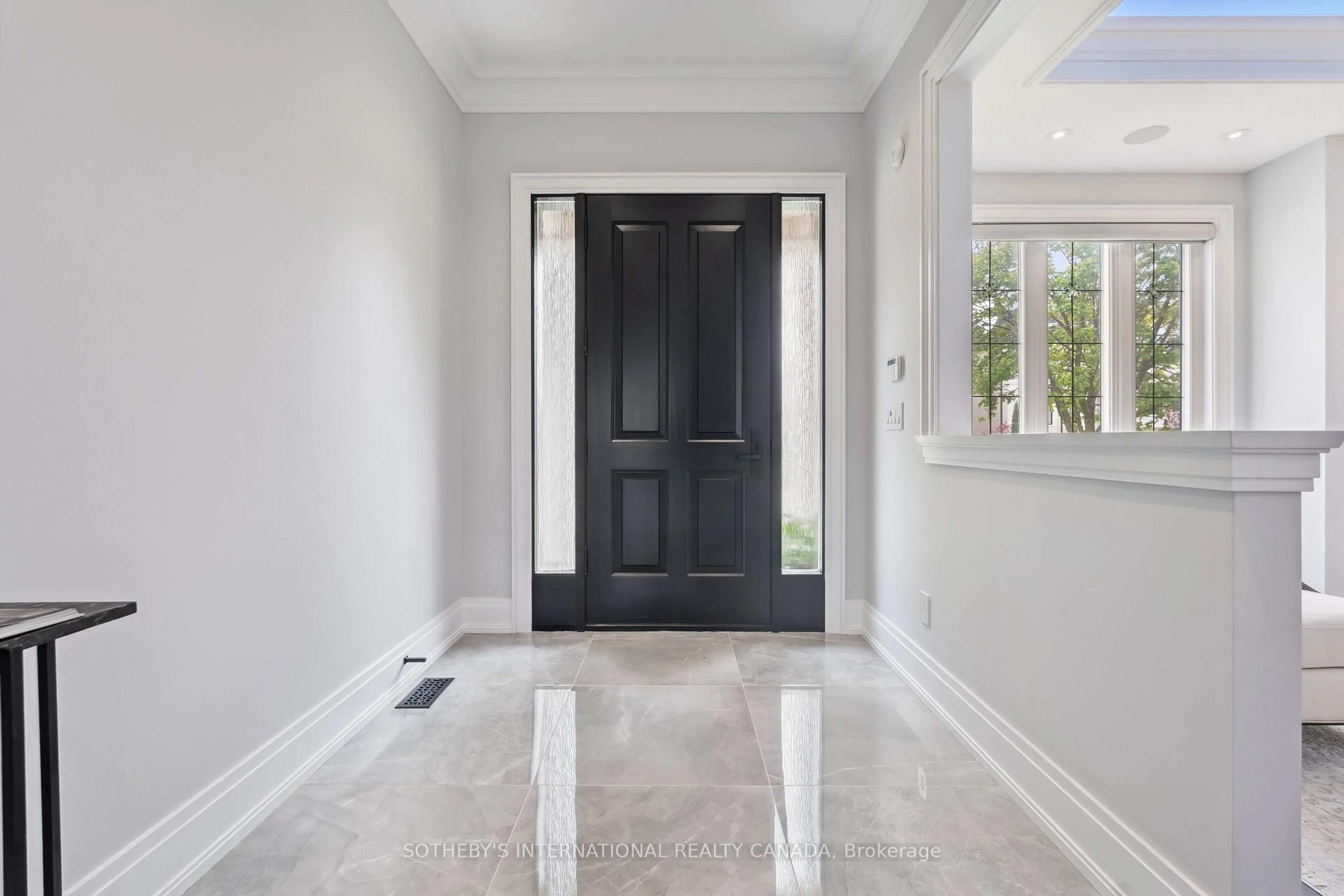 Indoor entryway for 222 Connaught Ave, Toronto Ontario M2M 1H5