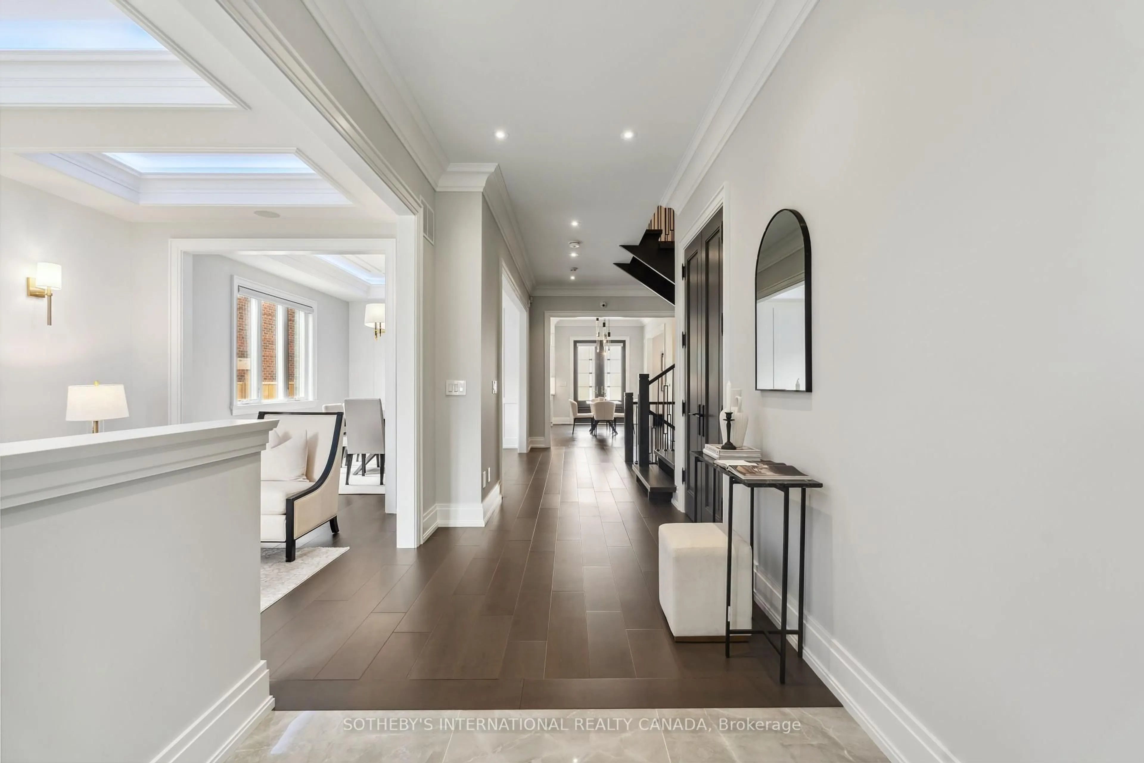Indoor entryway for 222 Connaught Ave, Toronto Ontario M2M 1H5