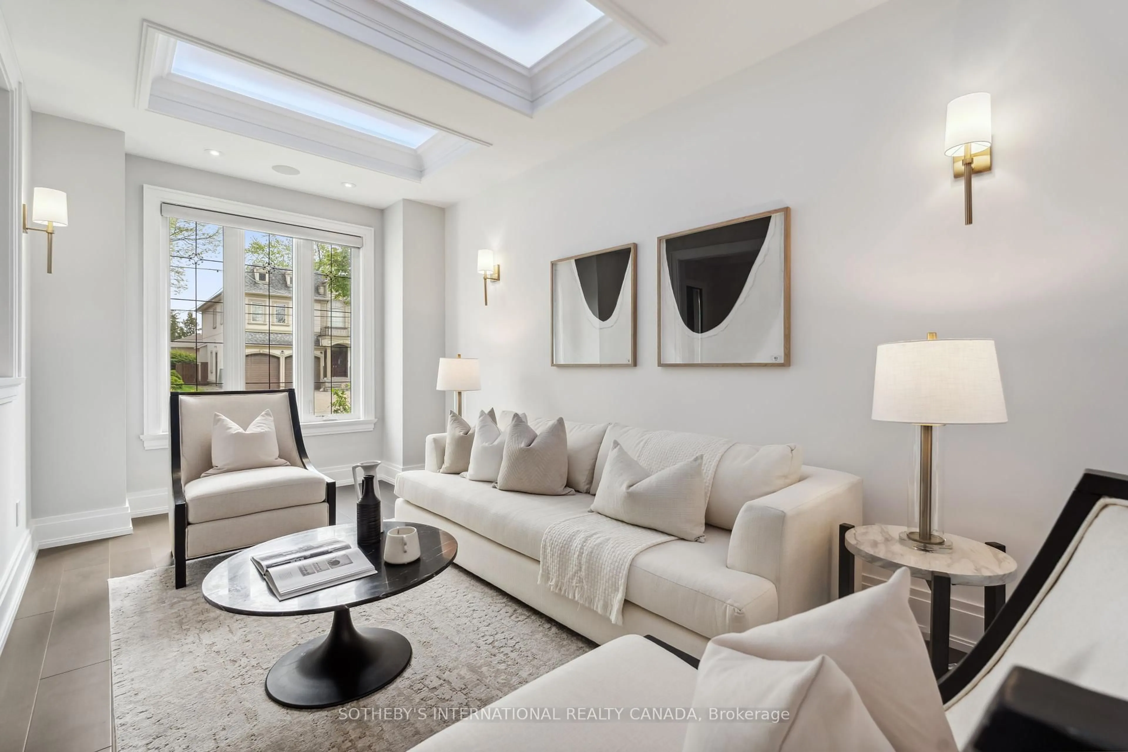 Living room with furniture, unknown for 222 Connaught Ave, Toronto Ontario M2M 1H5