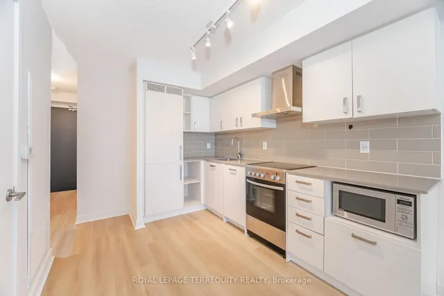Additional property image - 125 Redpath Ave Unit 405