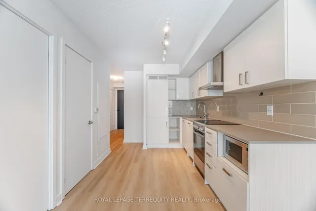 Additional property image - 125 Redpath Ave Unit 405