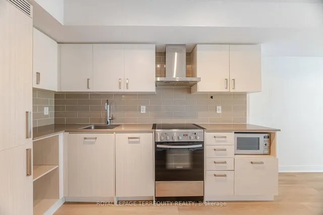 Additional property image - 125 Redpath Ave Unit 405