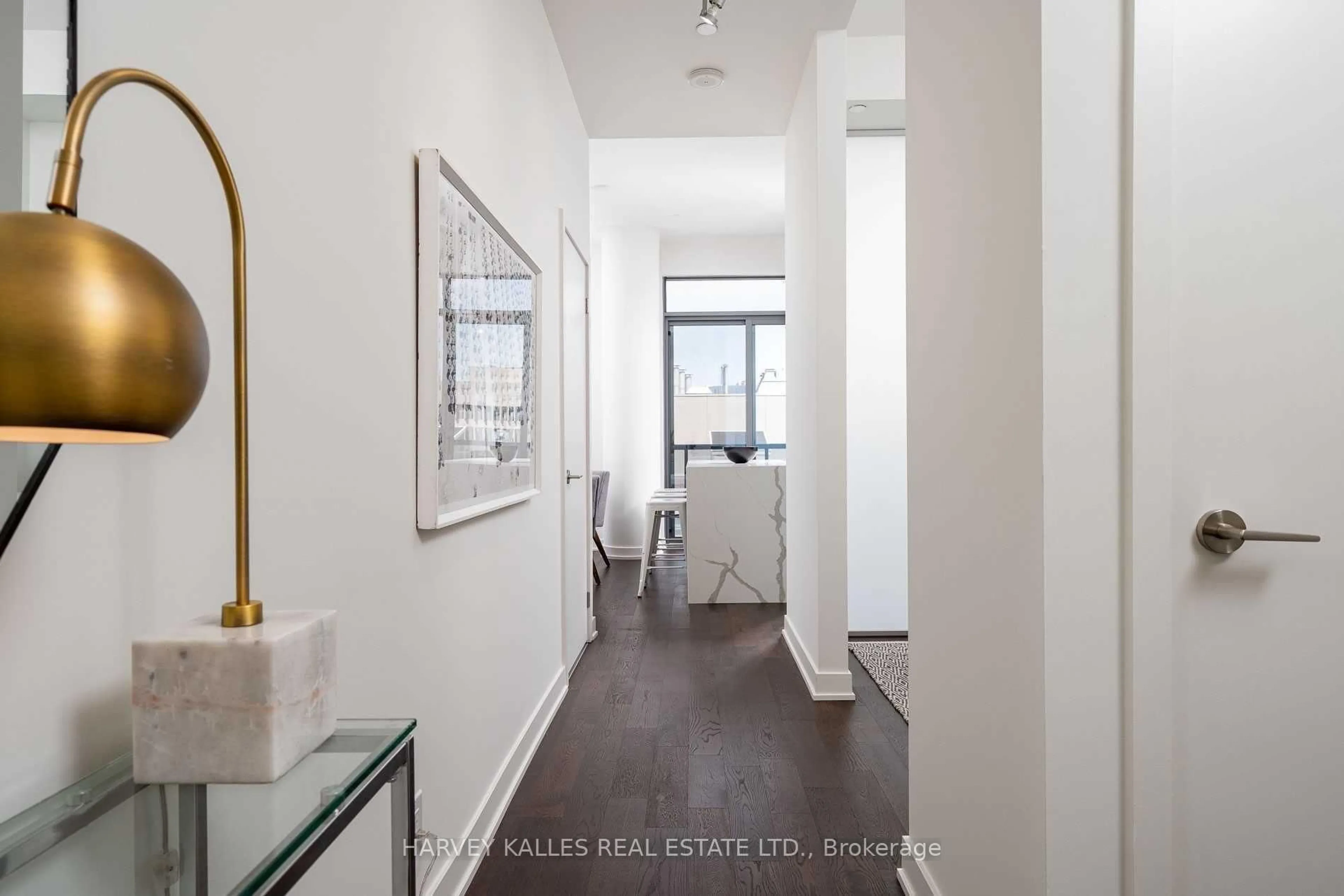 Indoor entryway for 1815 Yonge St #1304, Toronto Ontario M4T 2A4