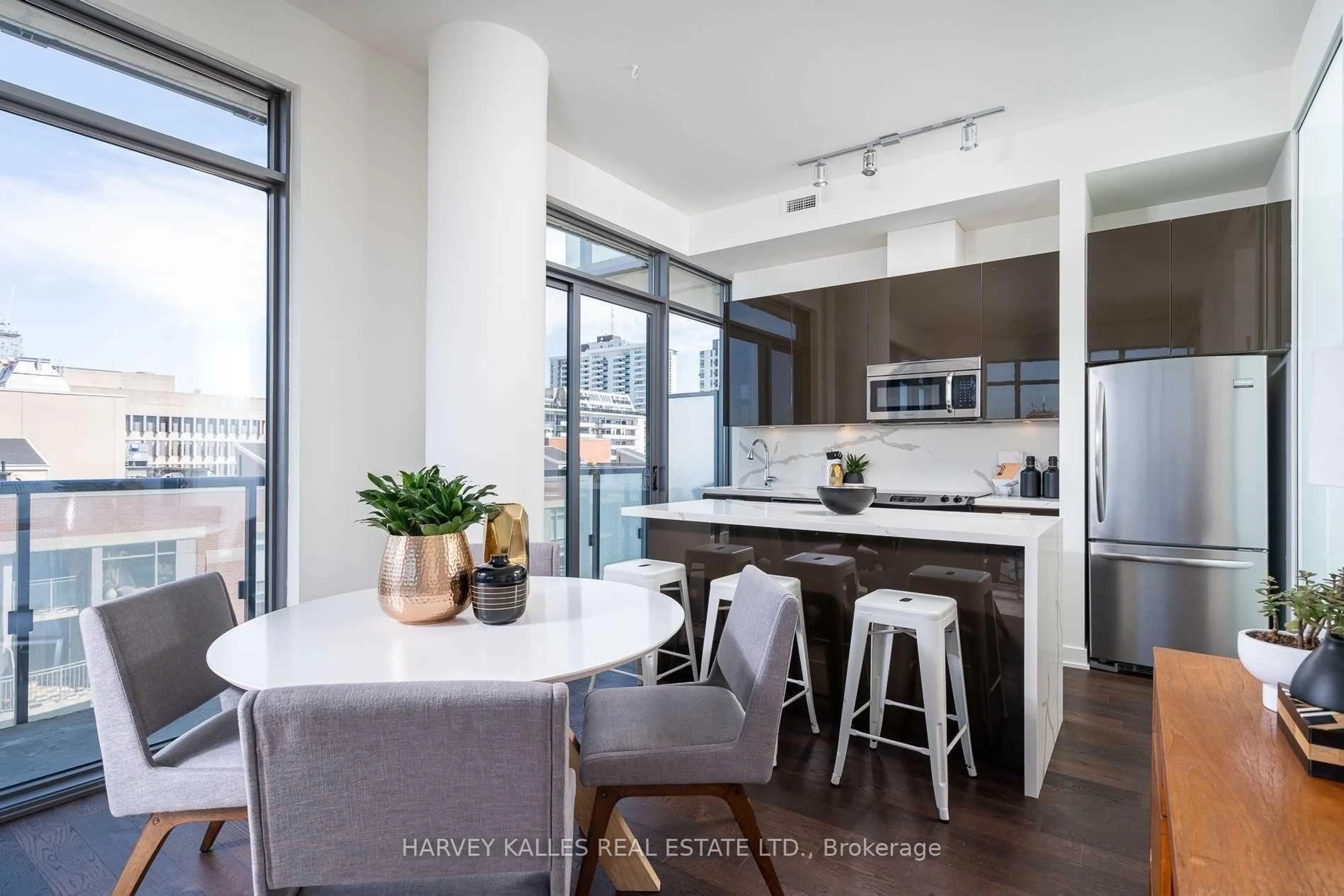 Open concept kitchen, unknown for 1815 Yonge St #1304, Toronto Ontario M4T 2A4