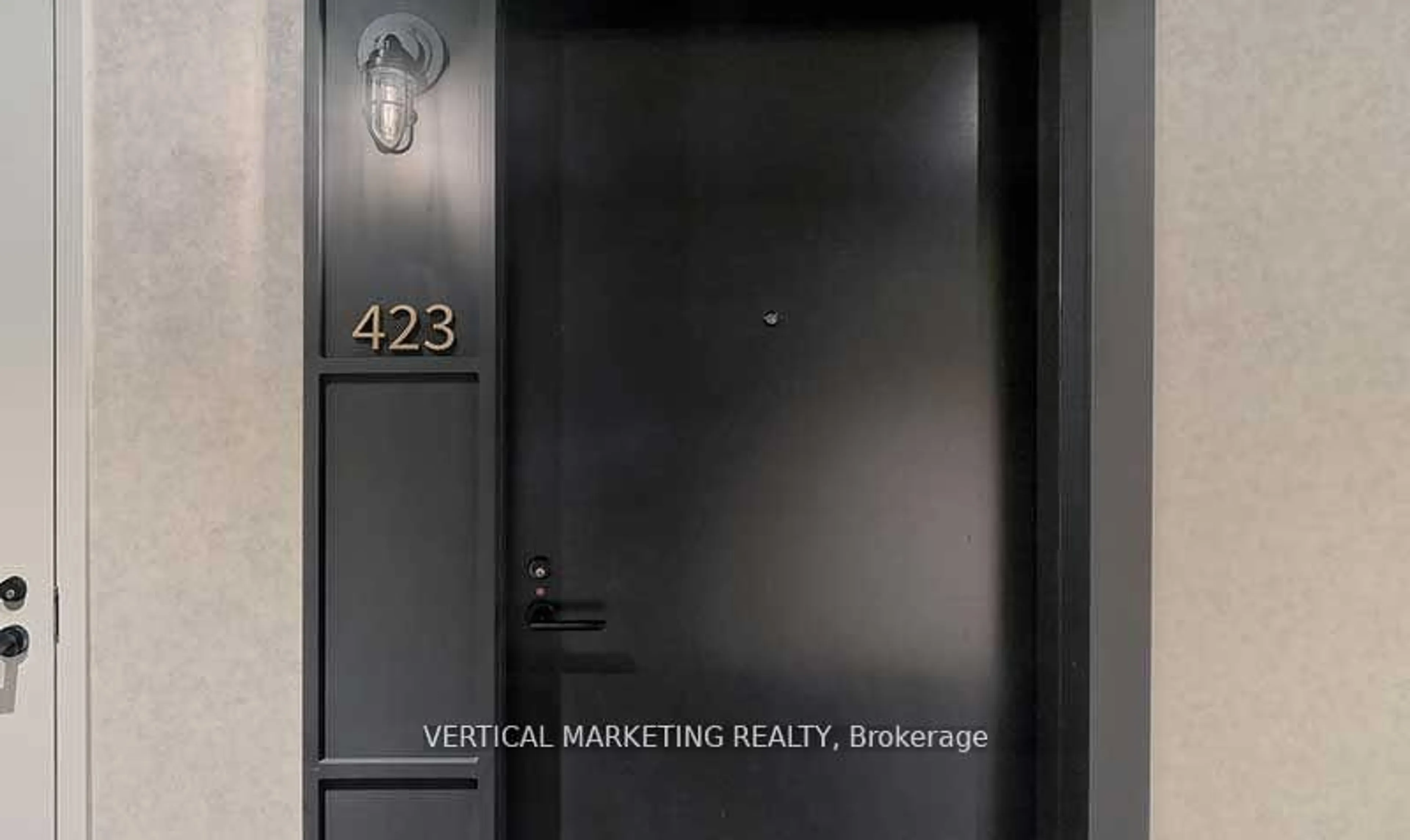 Blurry image for 505 Richmond St #423, Toronto Ontario M5V 0P4