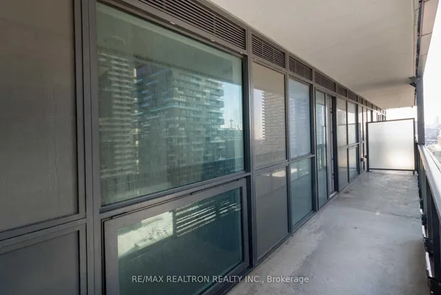 Additional property image - 39 Roehampton Ave Unit 806