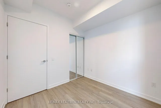 Additional property image - 39 Roehampton Ave Unit 806