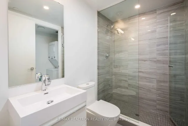 Additional property image - 39 Roehampton Ave Unit 806